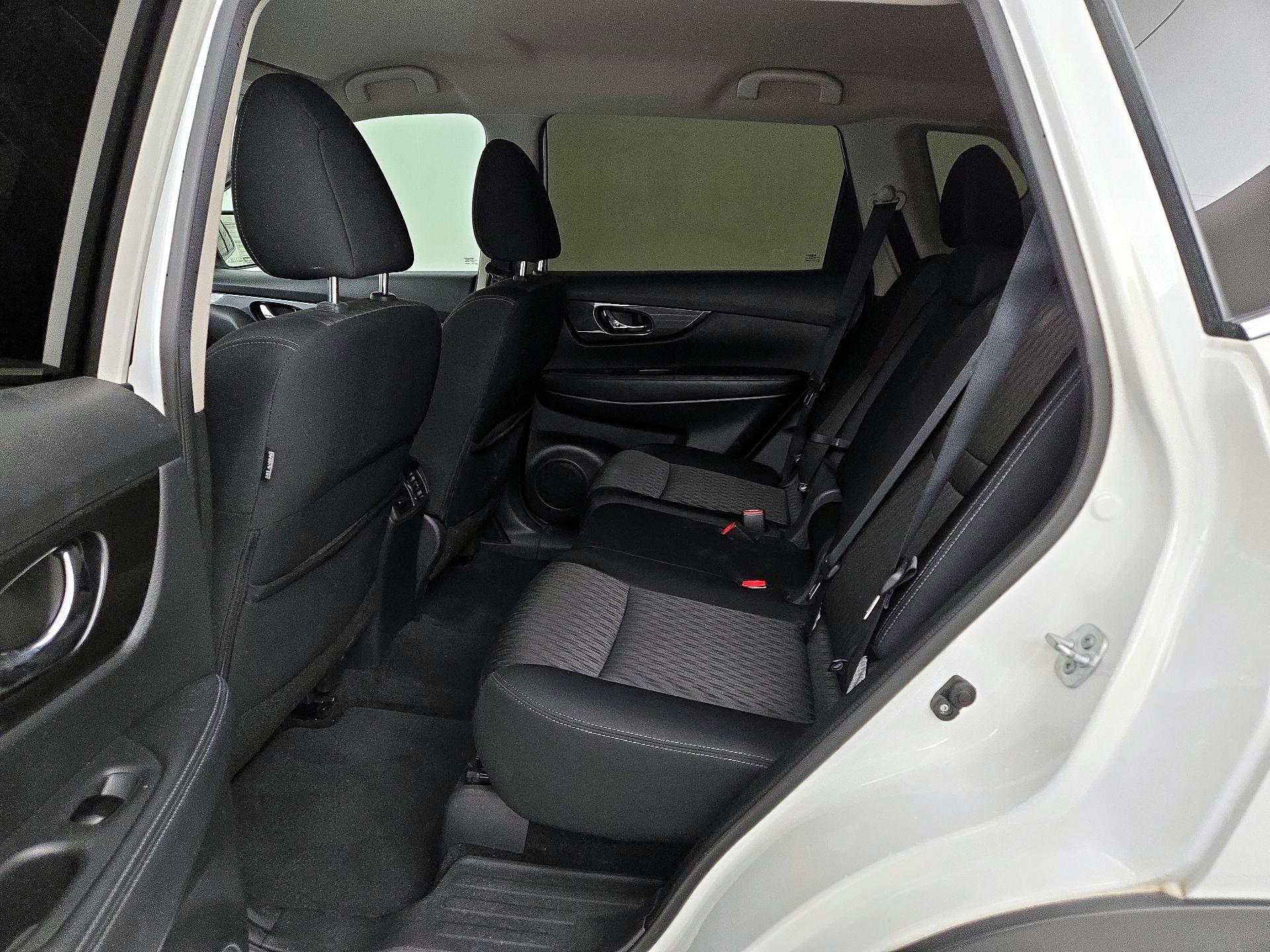 Thumbnail: 2017 Nissan Rogue - 19