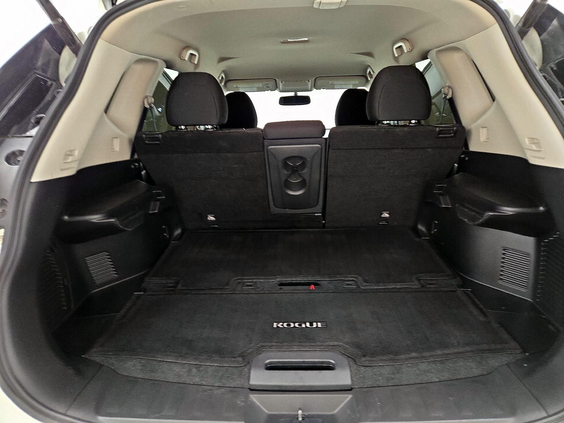 Thumbnail: 2017 Nissan Rogue - 20