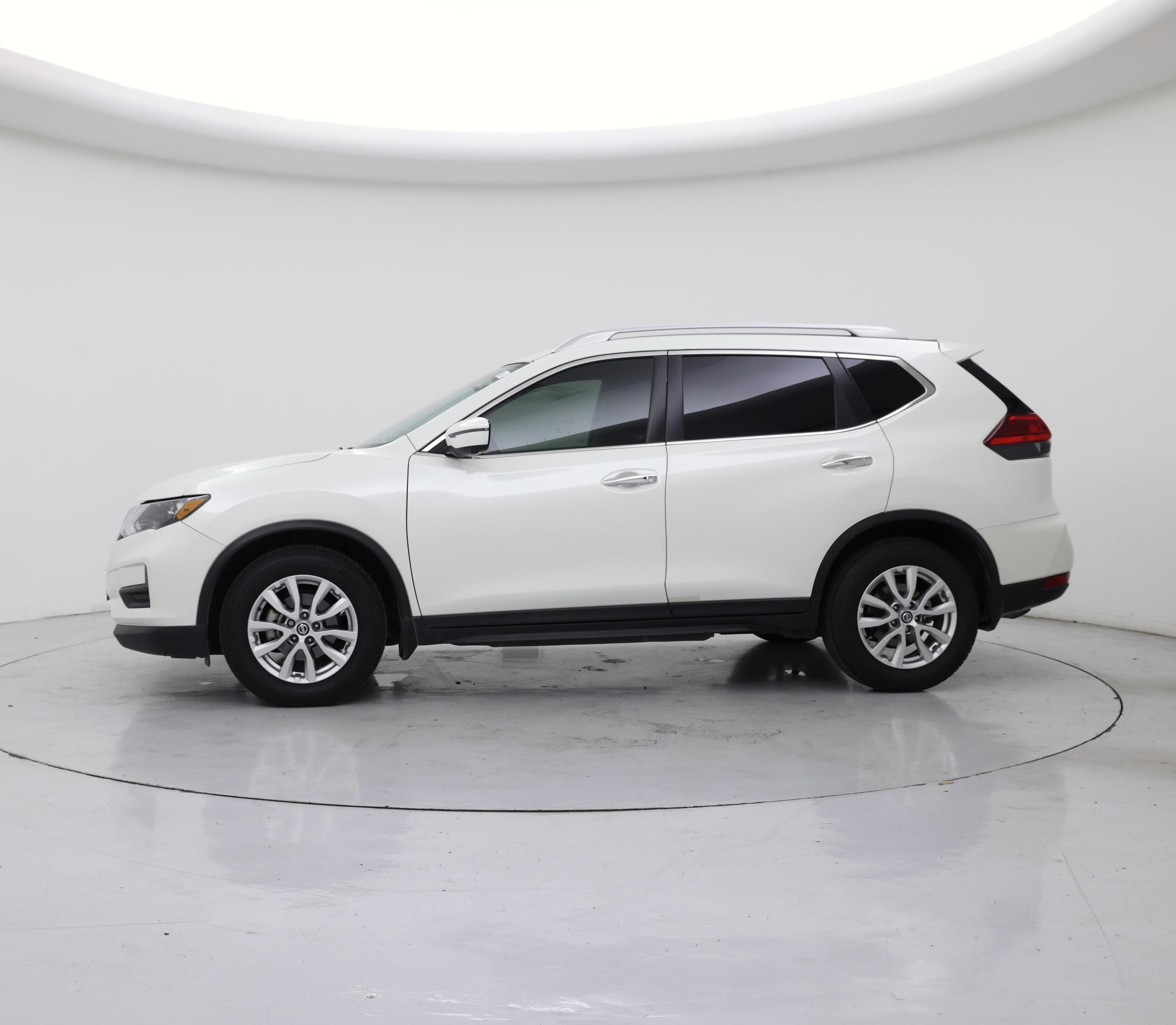 Thumbnail: 2017 Nissan Rogue - 3