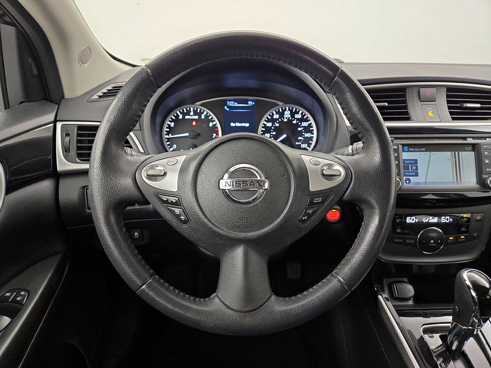 Thumbnail: 2016 Nissan Sentra - 10