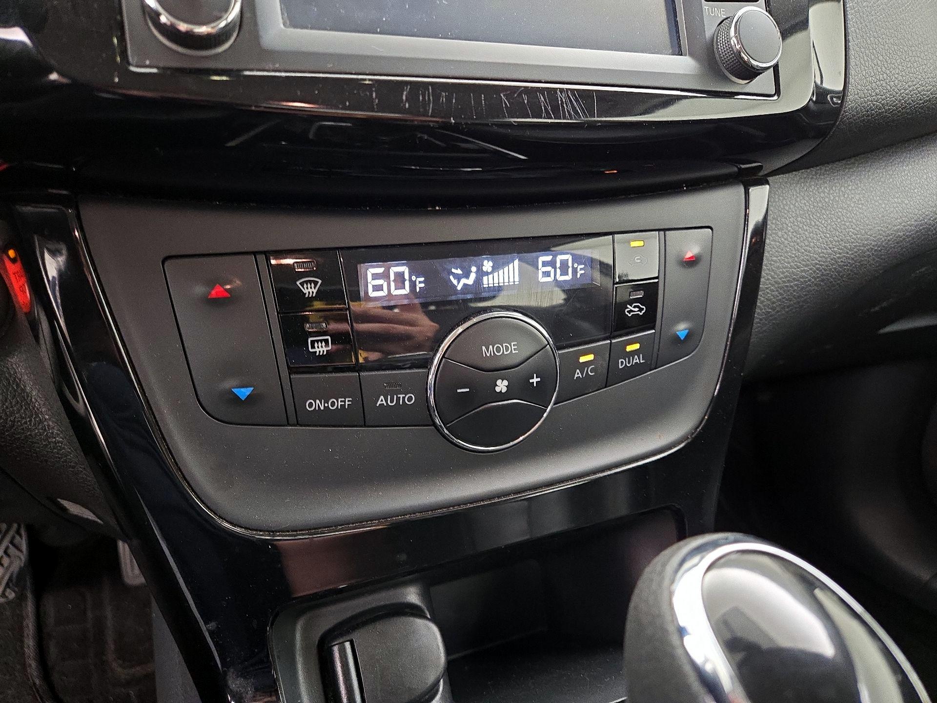 Thumbnail: 2016 Nissan Sentra - 17