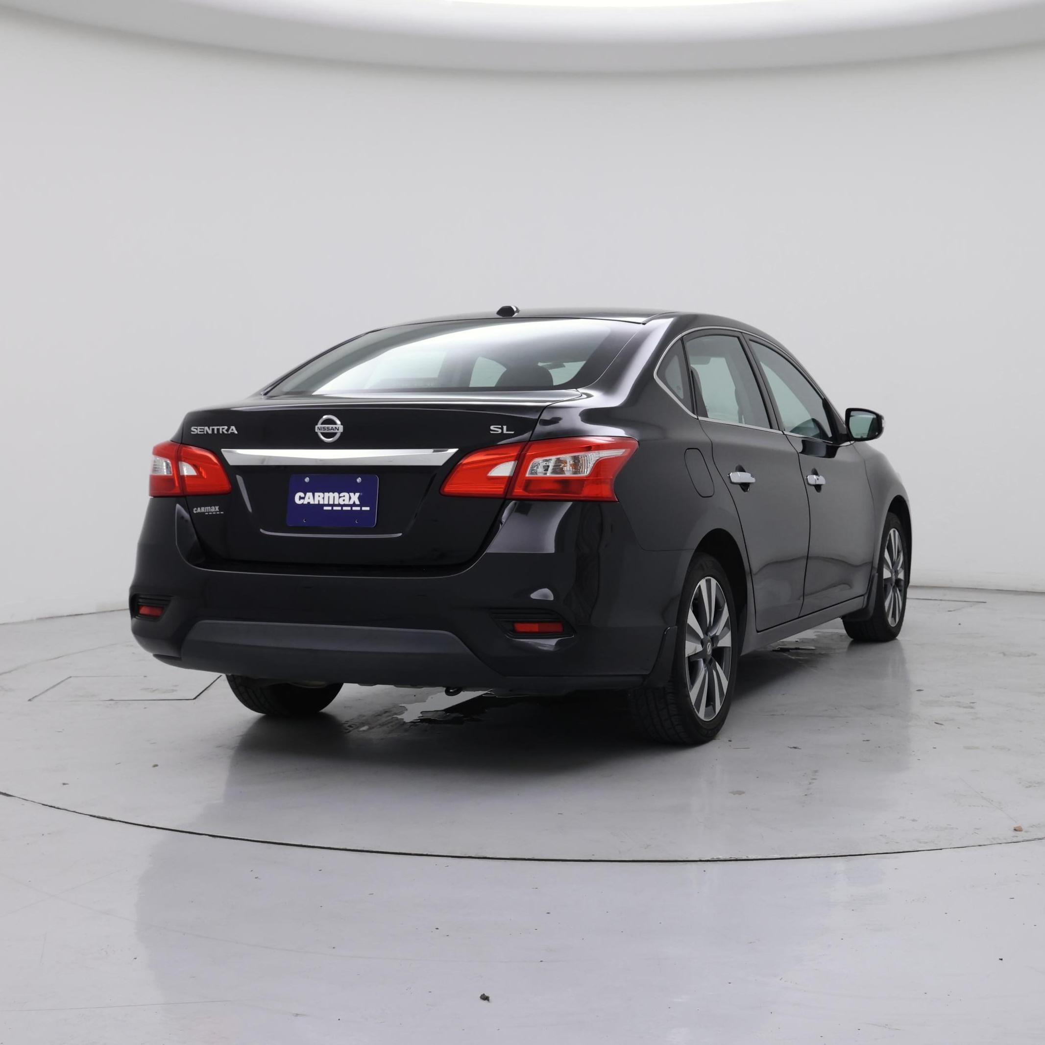 Thumbnail: 2016 Nissan Sentra - 8