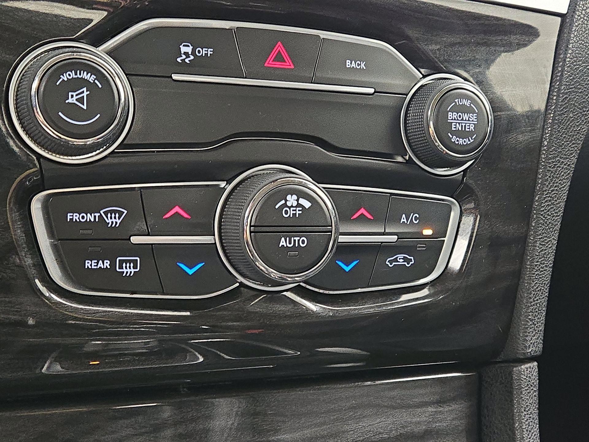 Thumbnail: 2016 Chrysler 300 - 16