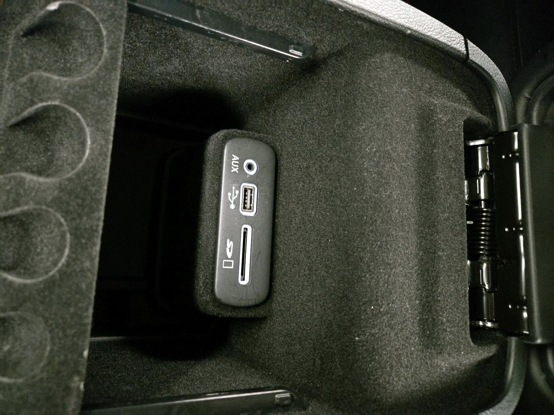 Thumbnail: 2016 Chrysler 300 - 18