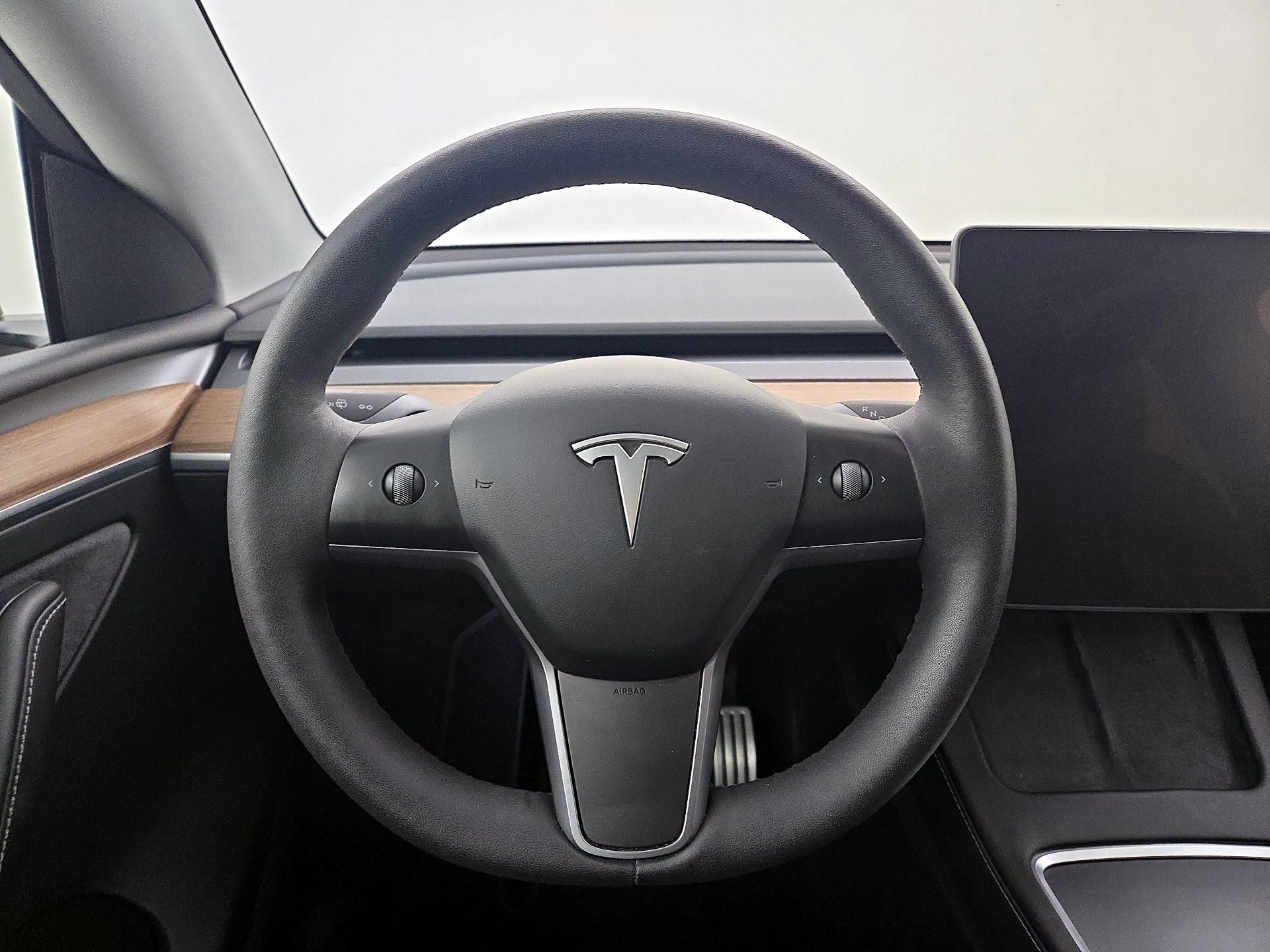 Thumbnail: 2023 Tesla Model Y - 10