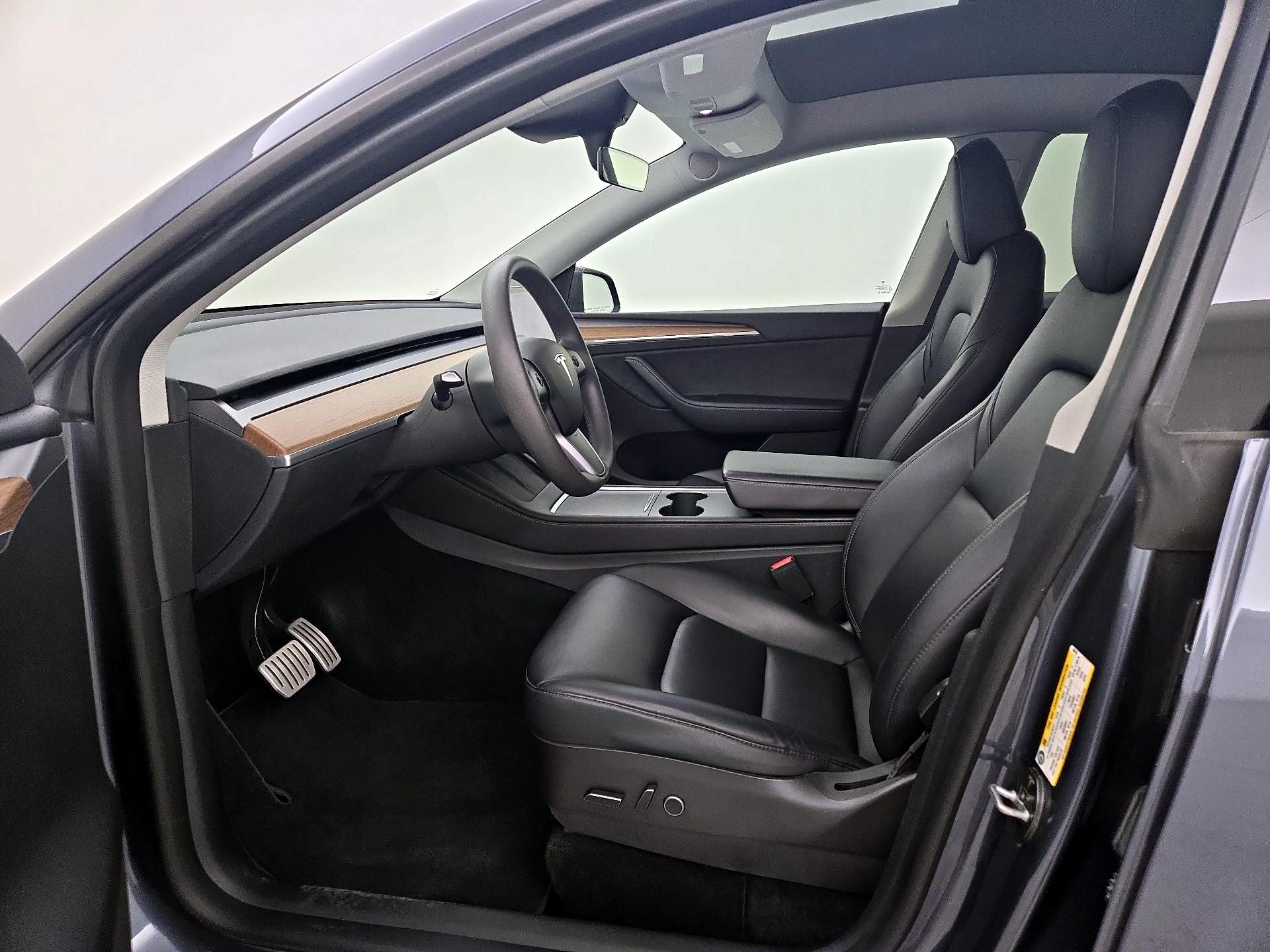 Thumbnail: 2023 Tesla Model Y - 11