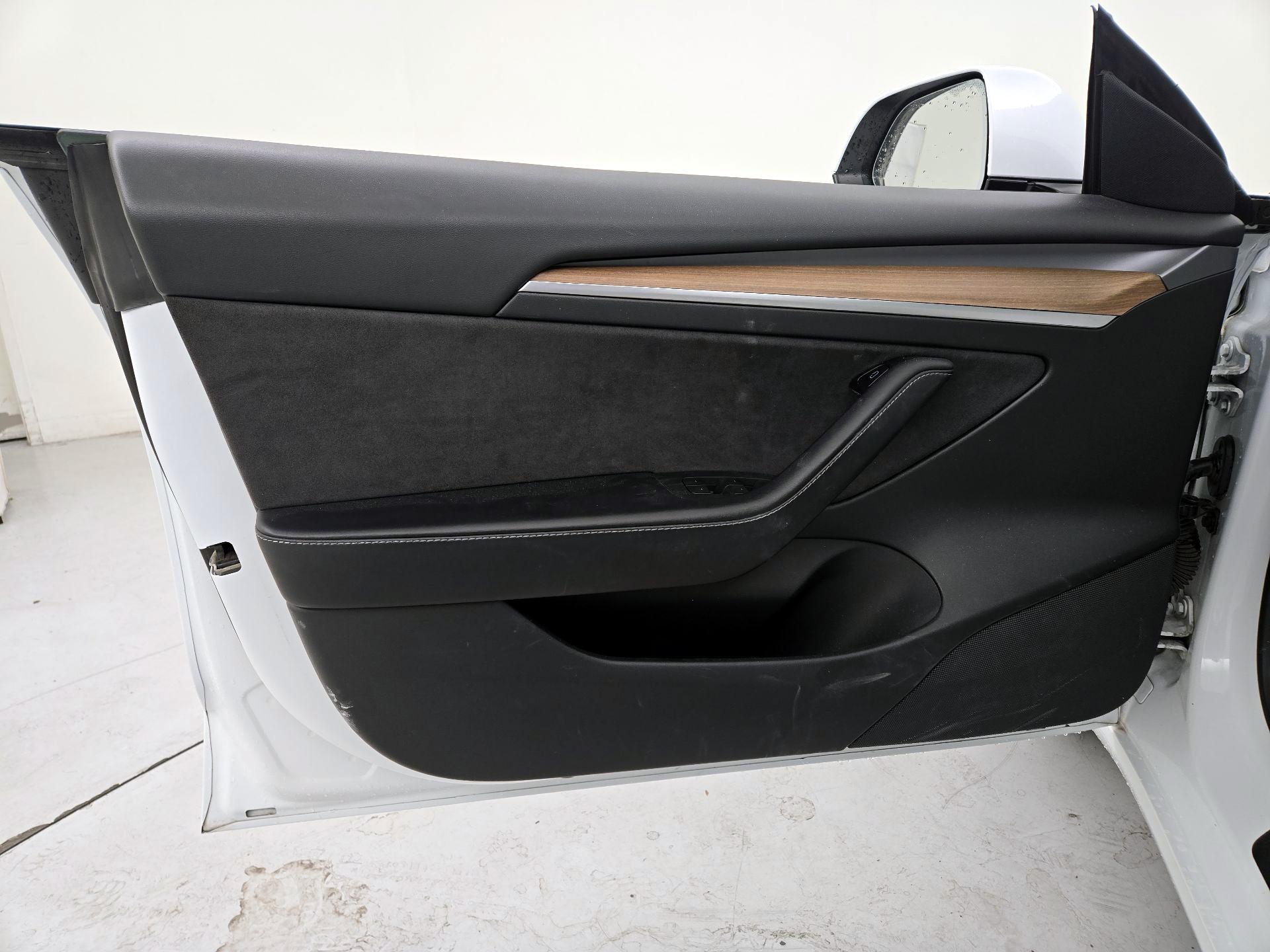 Thumbnail: 2021 Tesla Model 3 - 12