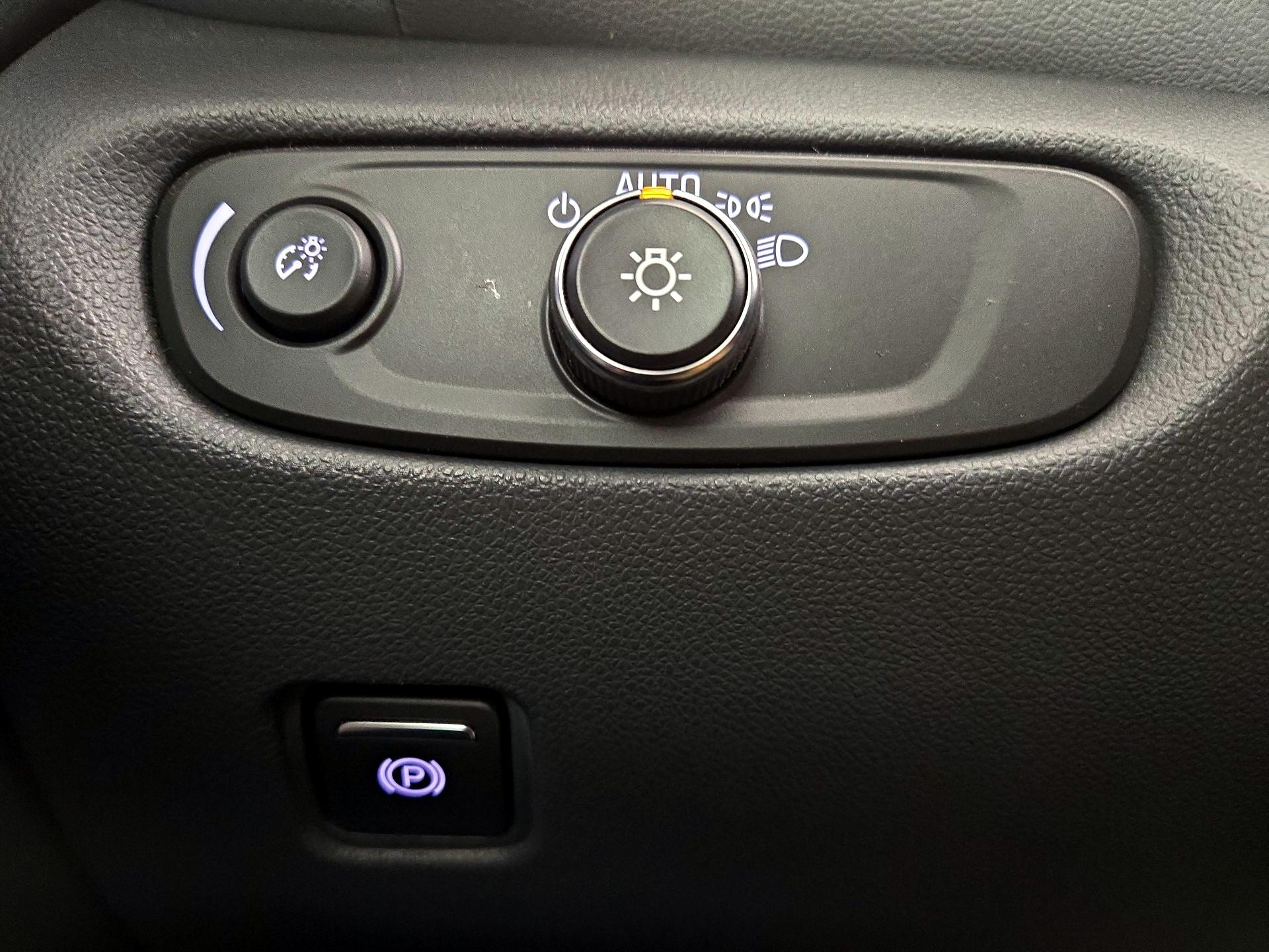 Thumbnail: 2020 Chevrolet Blazer - 13