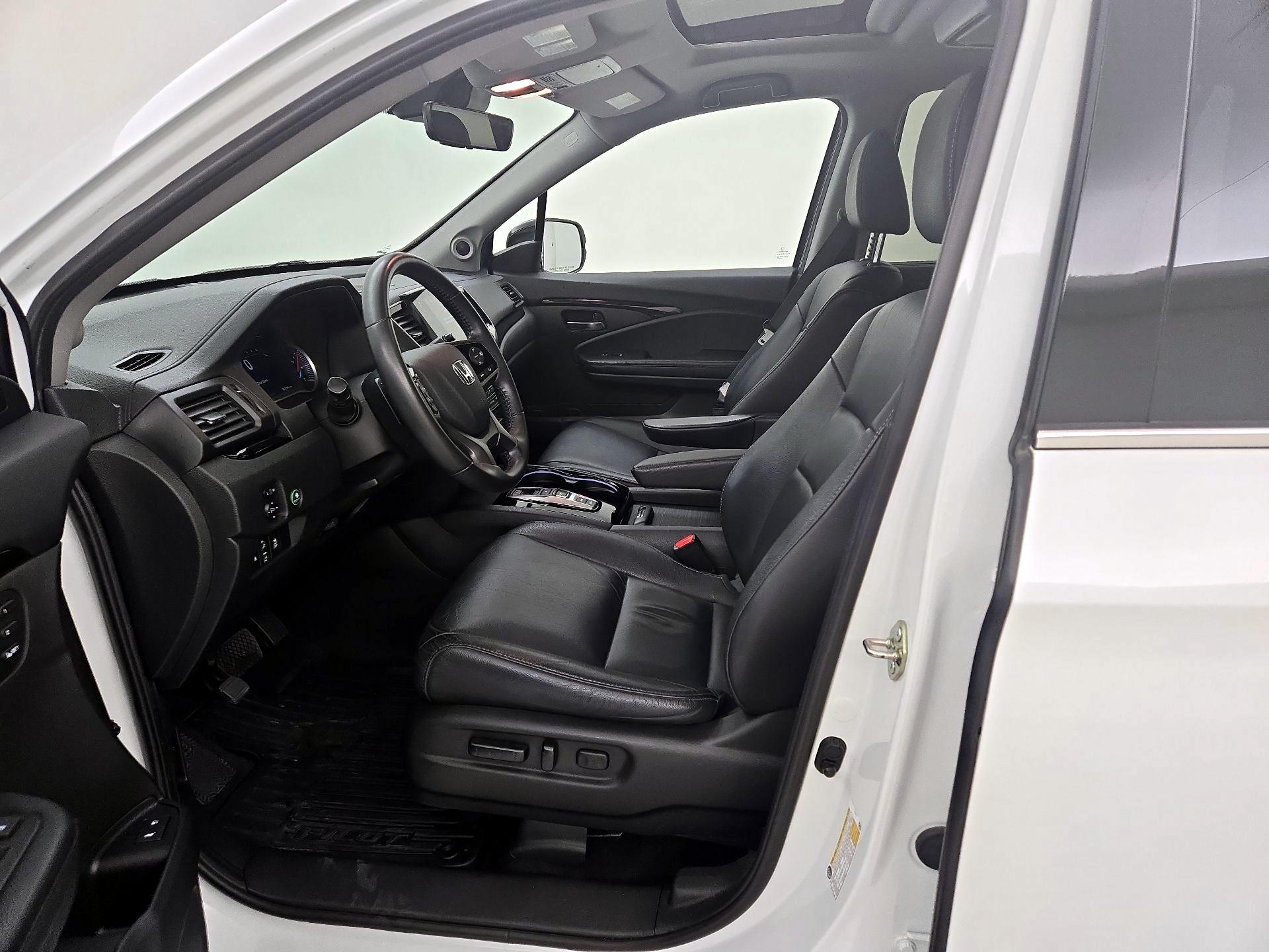 Thumbnail: 2020 Honda Pilot - 11