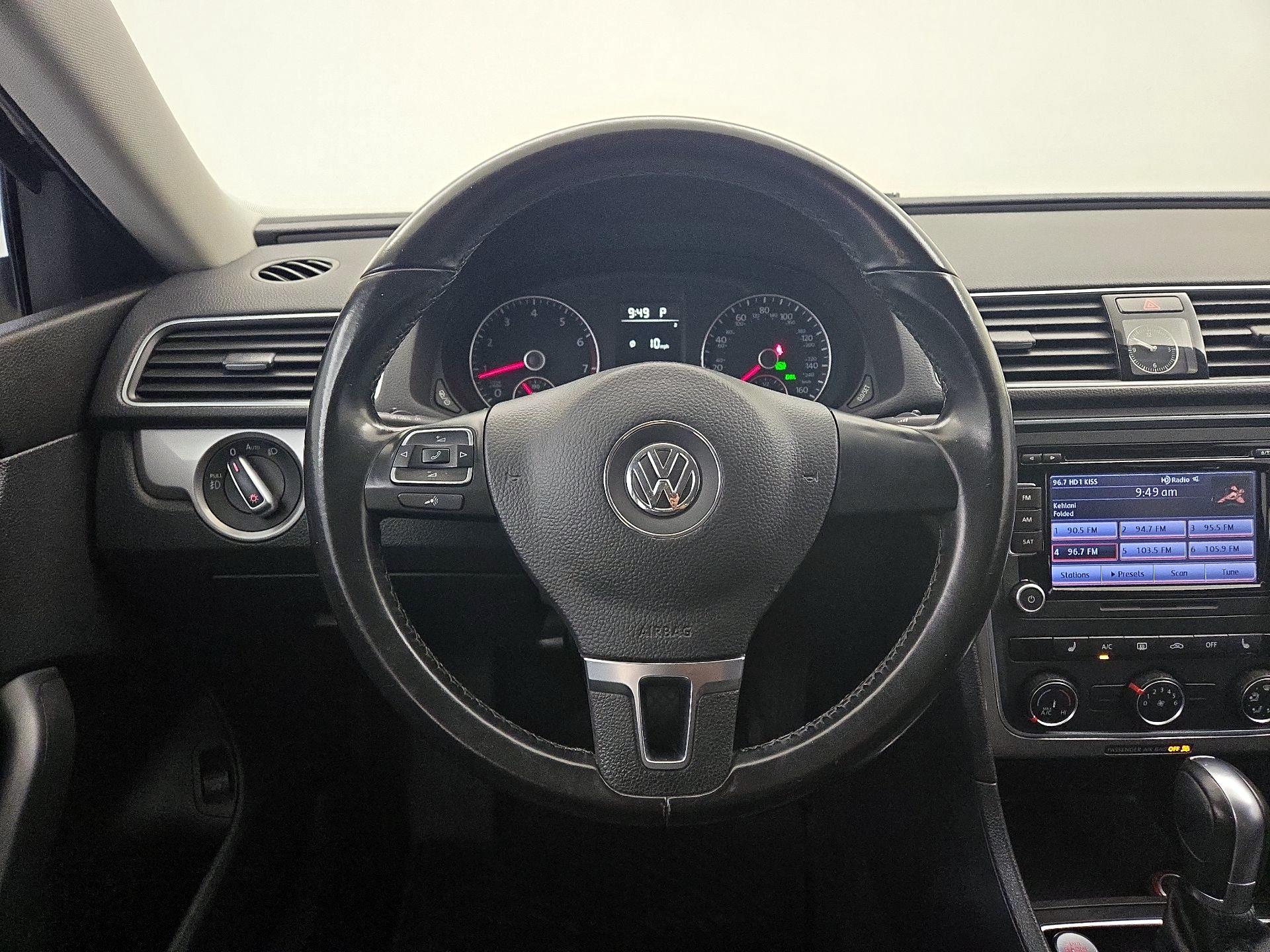 Thumbnail: 2015 Volkswagen Passat - 10