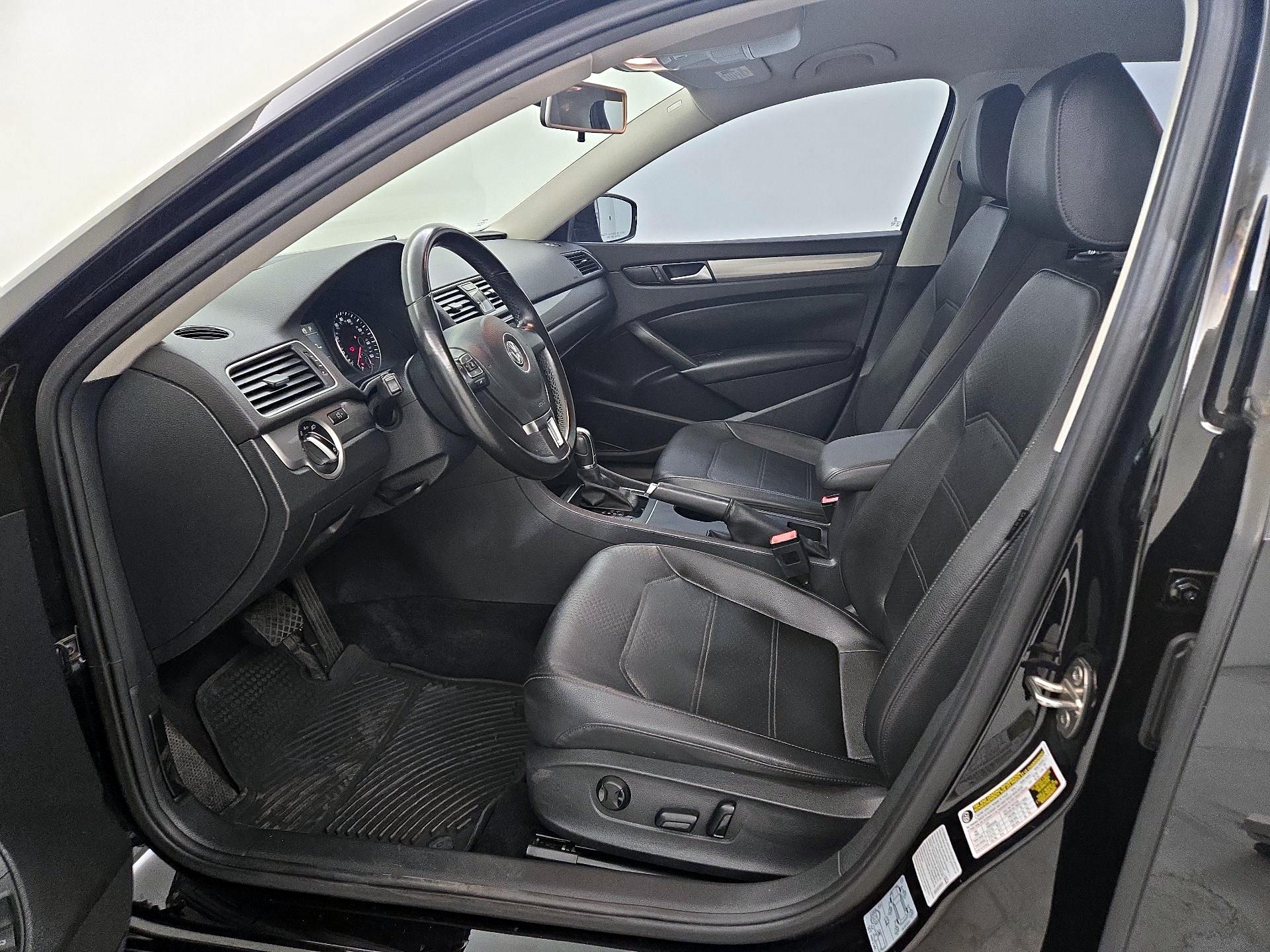 Thumbnail: 2015 Volkswagen Passat - 11