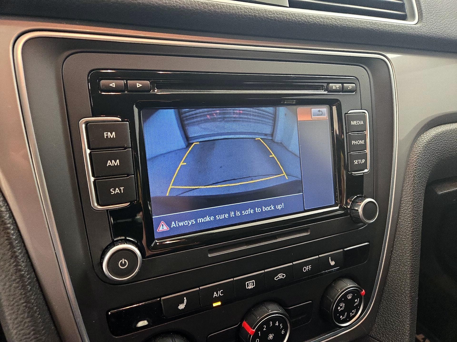 Thumbnail: 2015 Volkswagen Passat - 14