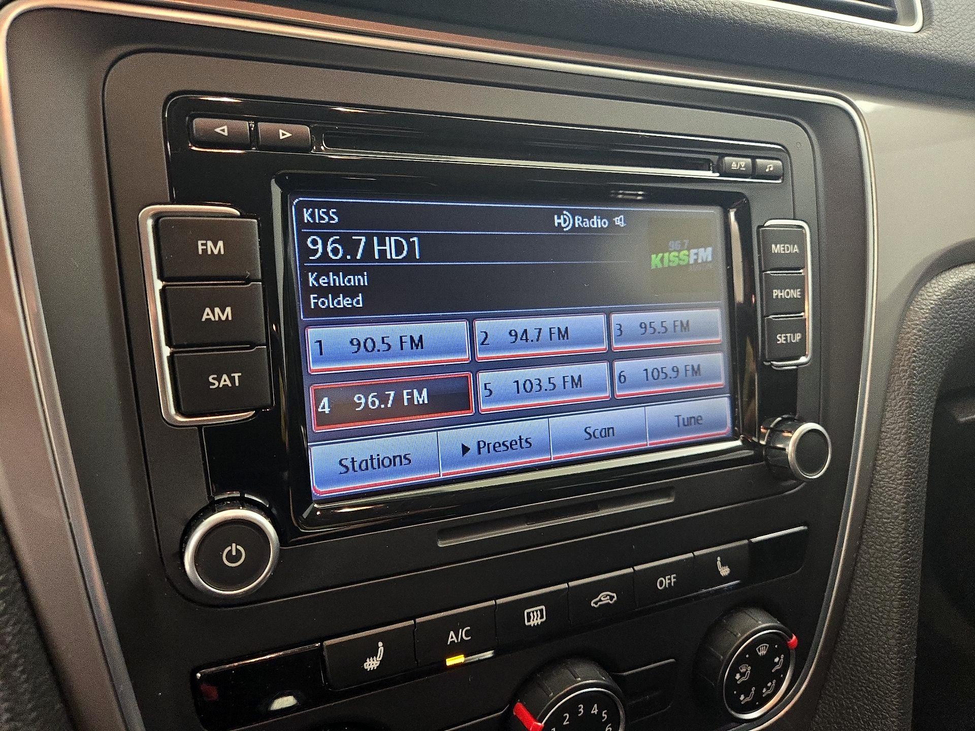 Thumbnail: 2015 Volkswagen Passat - 15