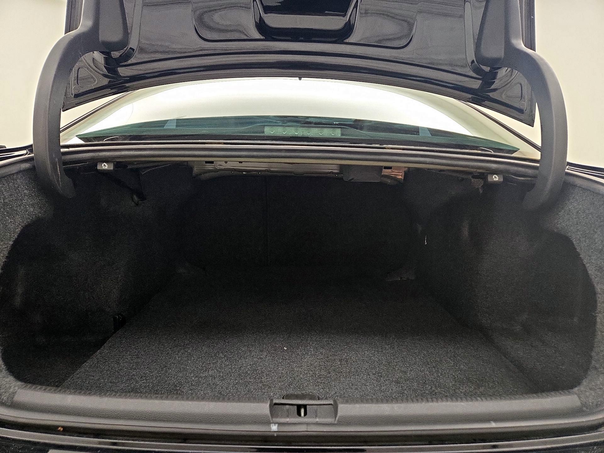 Thumbnail: 2015 Volkswagen Passat - 20