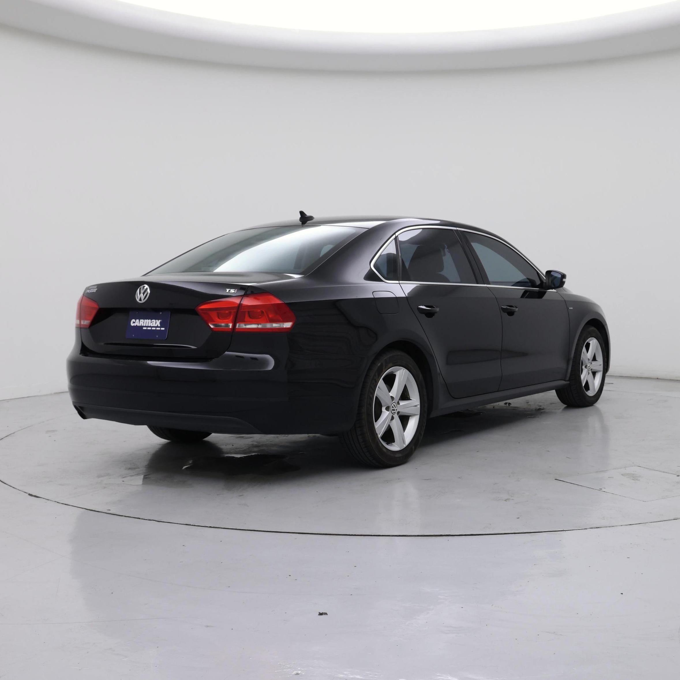 Thumbnail: 2015 Volkswagen Passat - 8