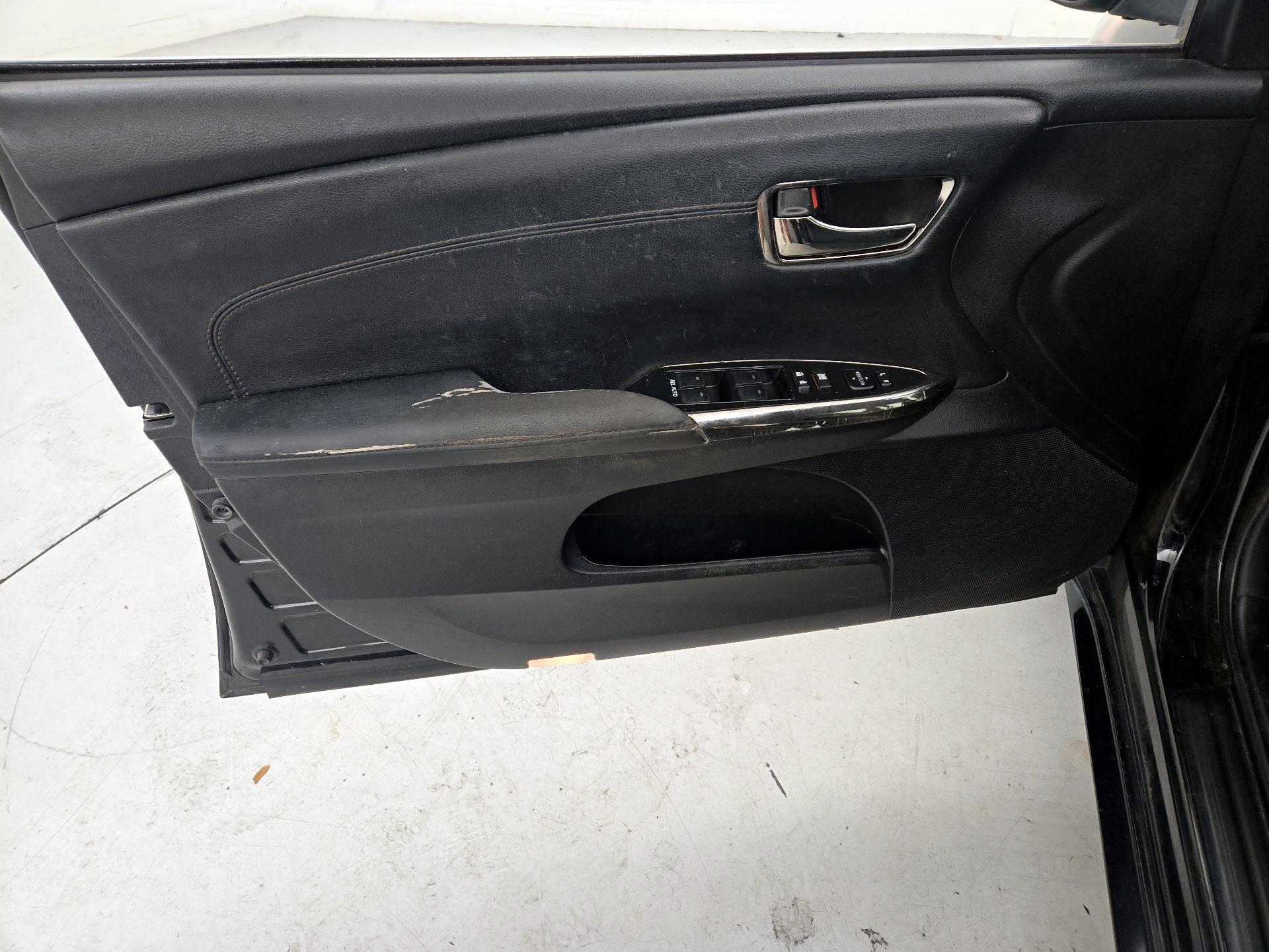 Thumbnail: 2014 Toyota Avalon - 12