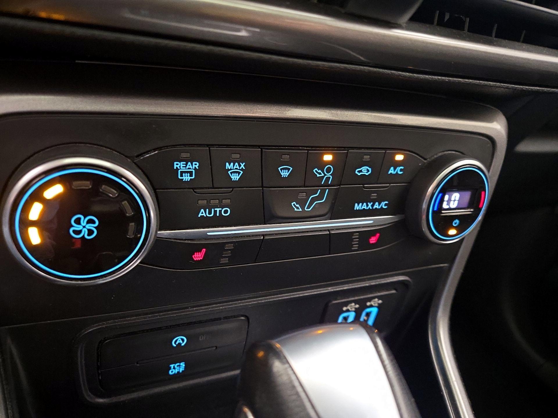 Thumbnail: 2021 Ford EcoSport - 17