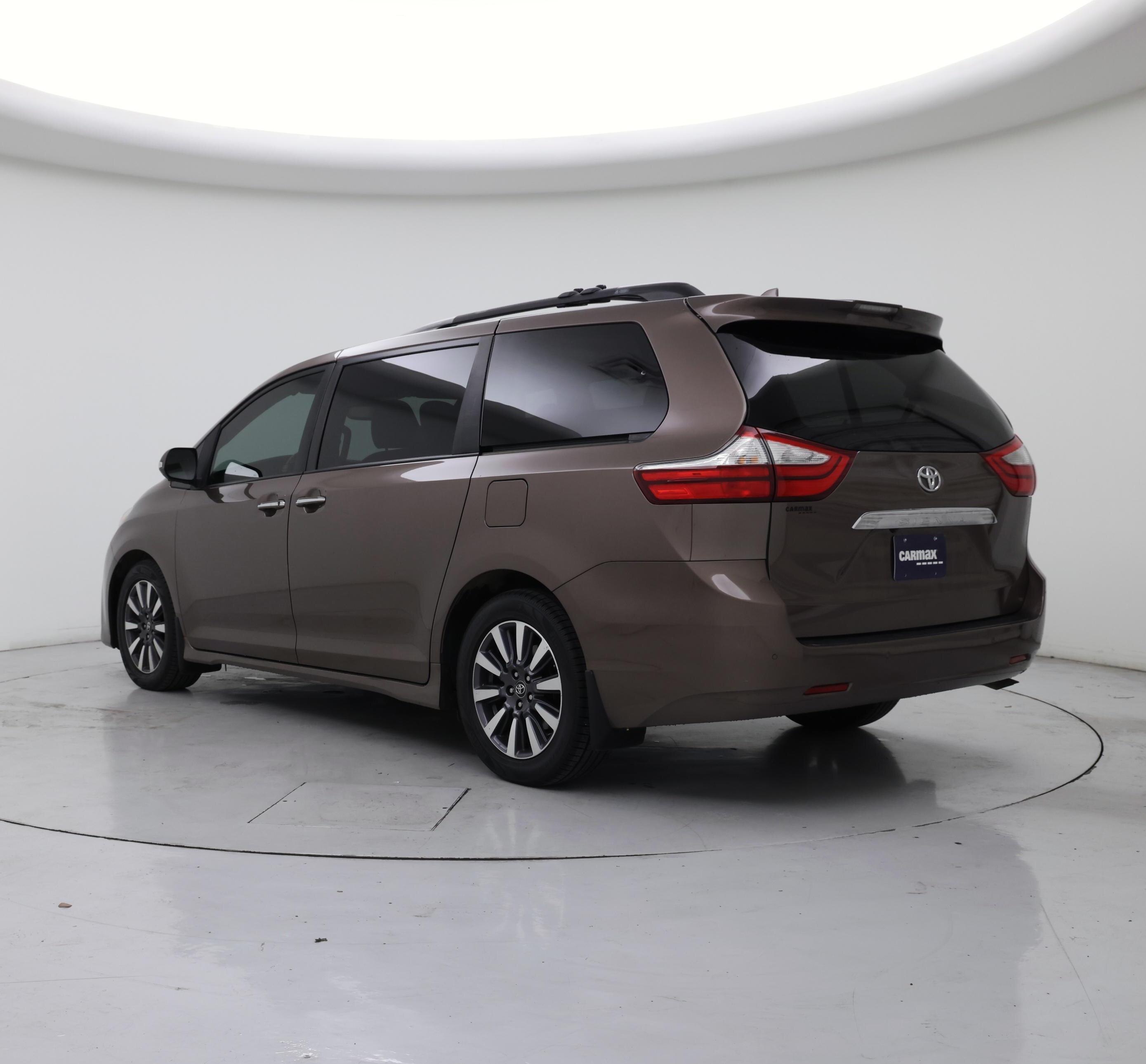 Thumbnail: 2018 Toyota Sienna - 2