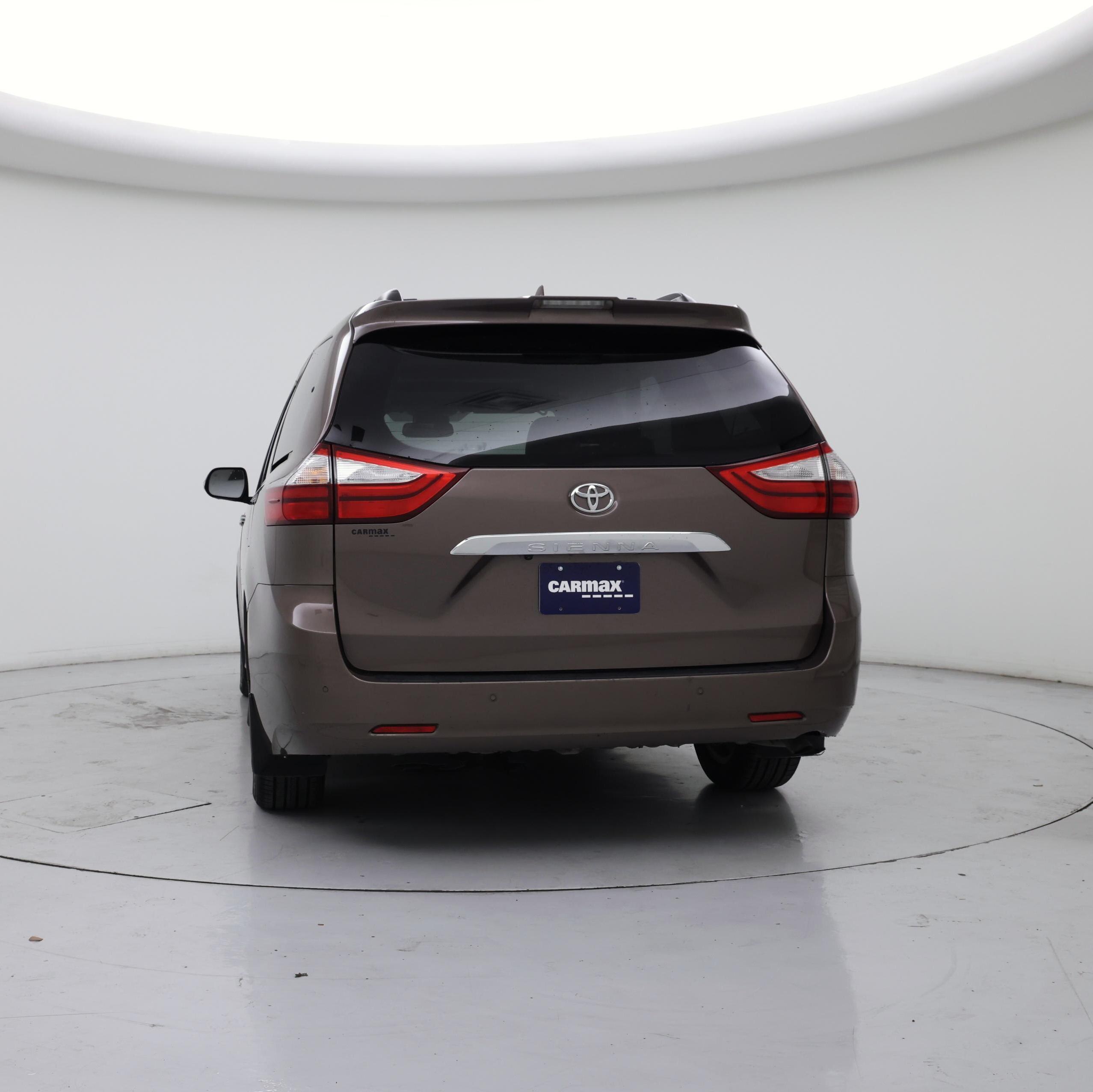 Thumbnail: 2018 Toyota Sienna - 6