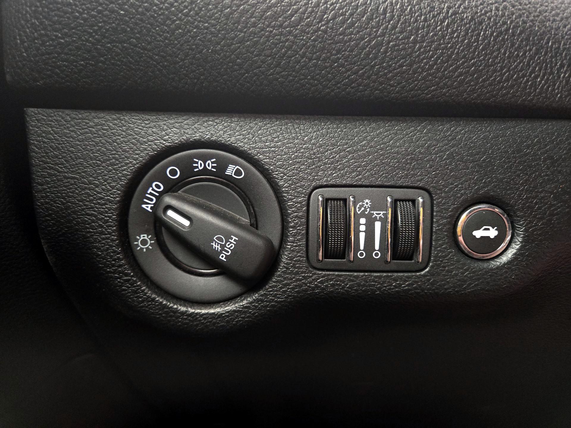 Thumbnail: 2018 Dodge Challenger - 13