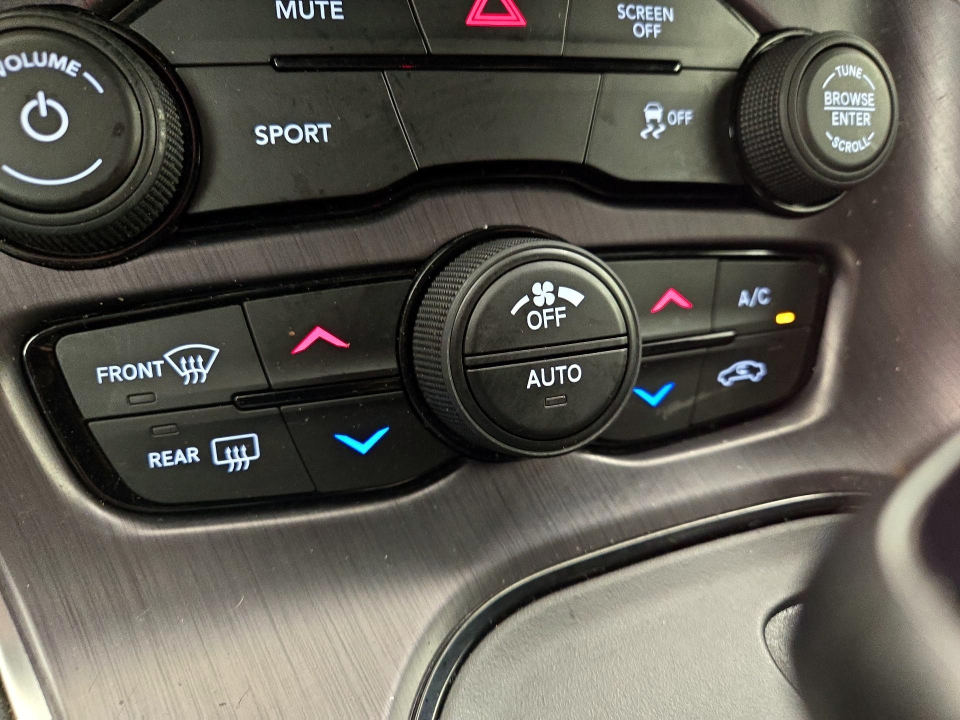 Thumbnail: 2018 Dodge Challenger - 17