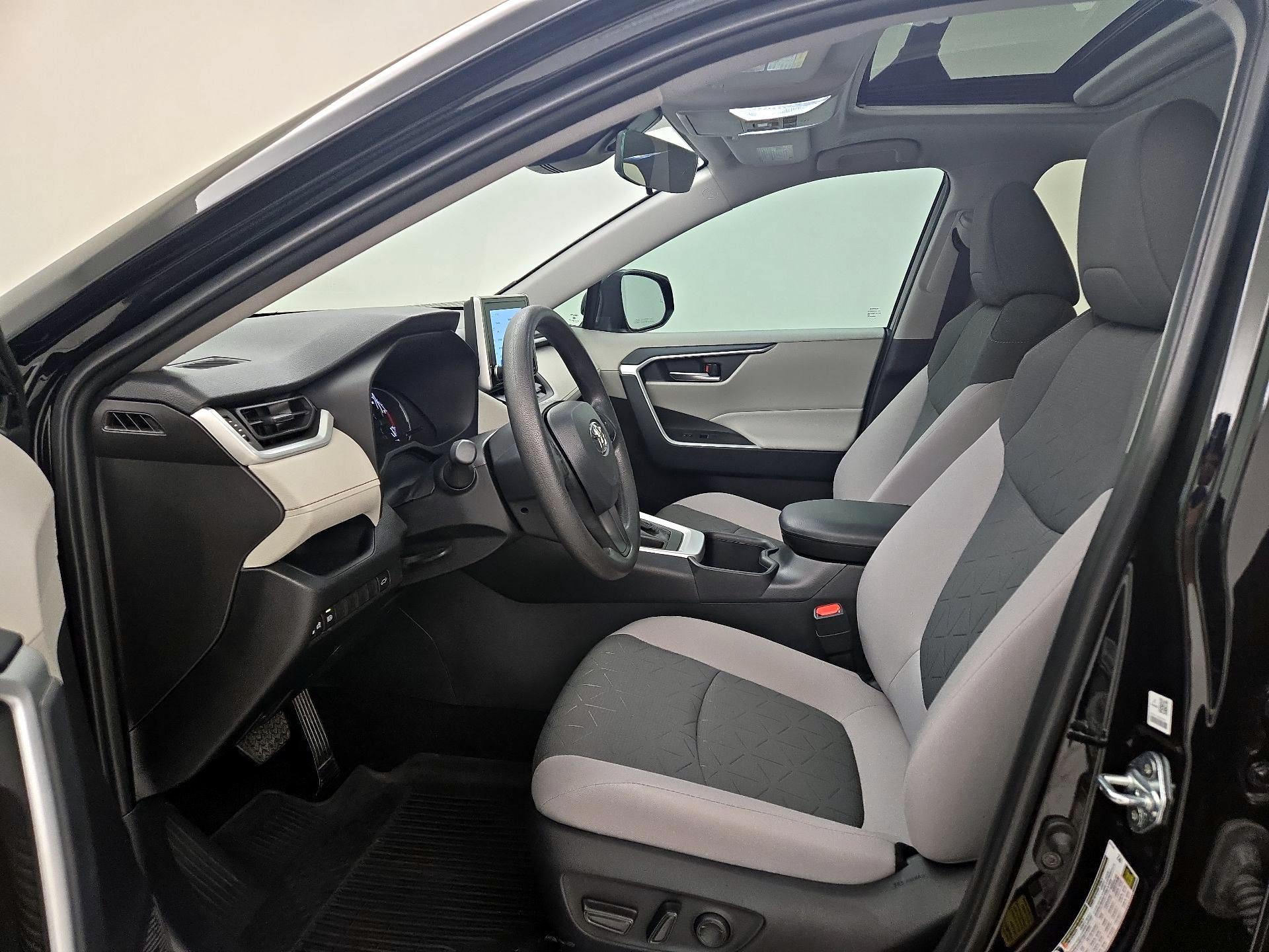 Thumbnail: 2025 Toyota RAV4 - 11