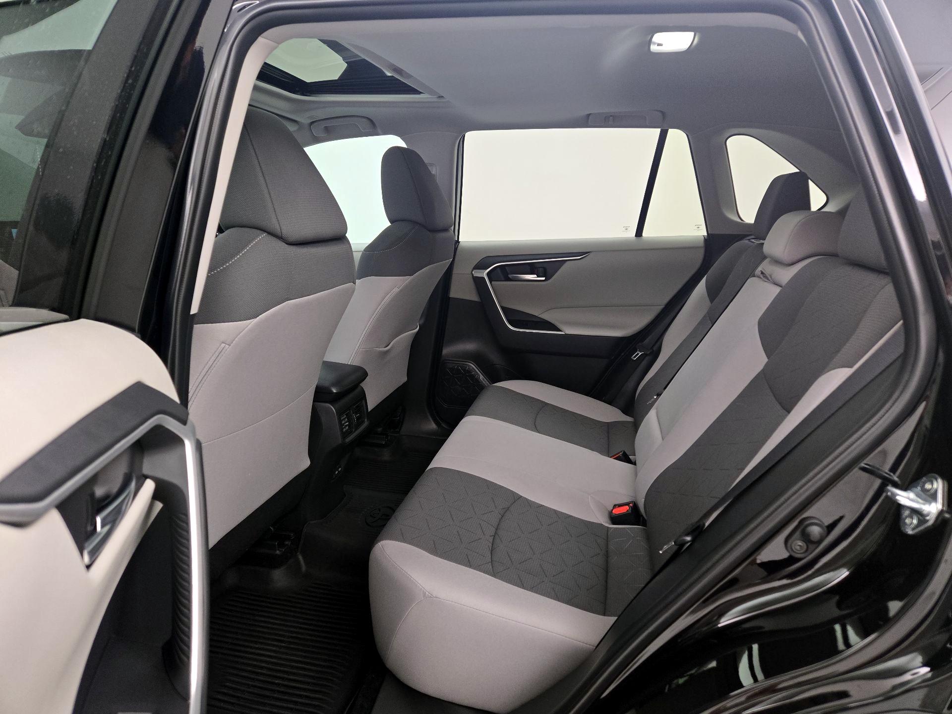 Thumbnail: 2025 Toyota RAV4 - 20