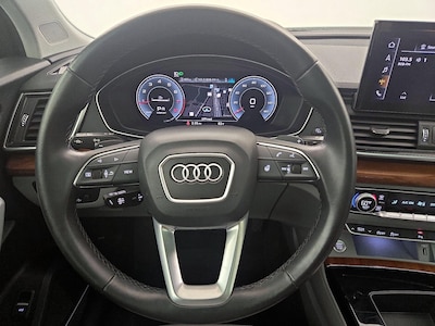 Steering Wheel & Instrument Cluster (On)