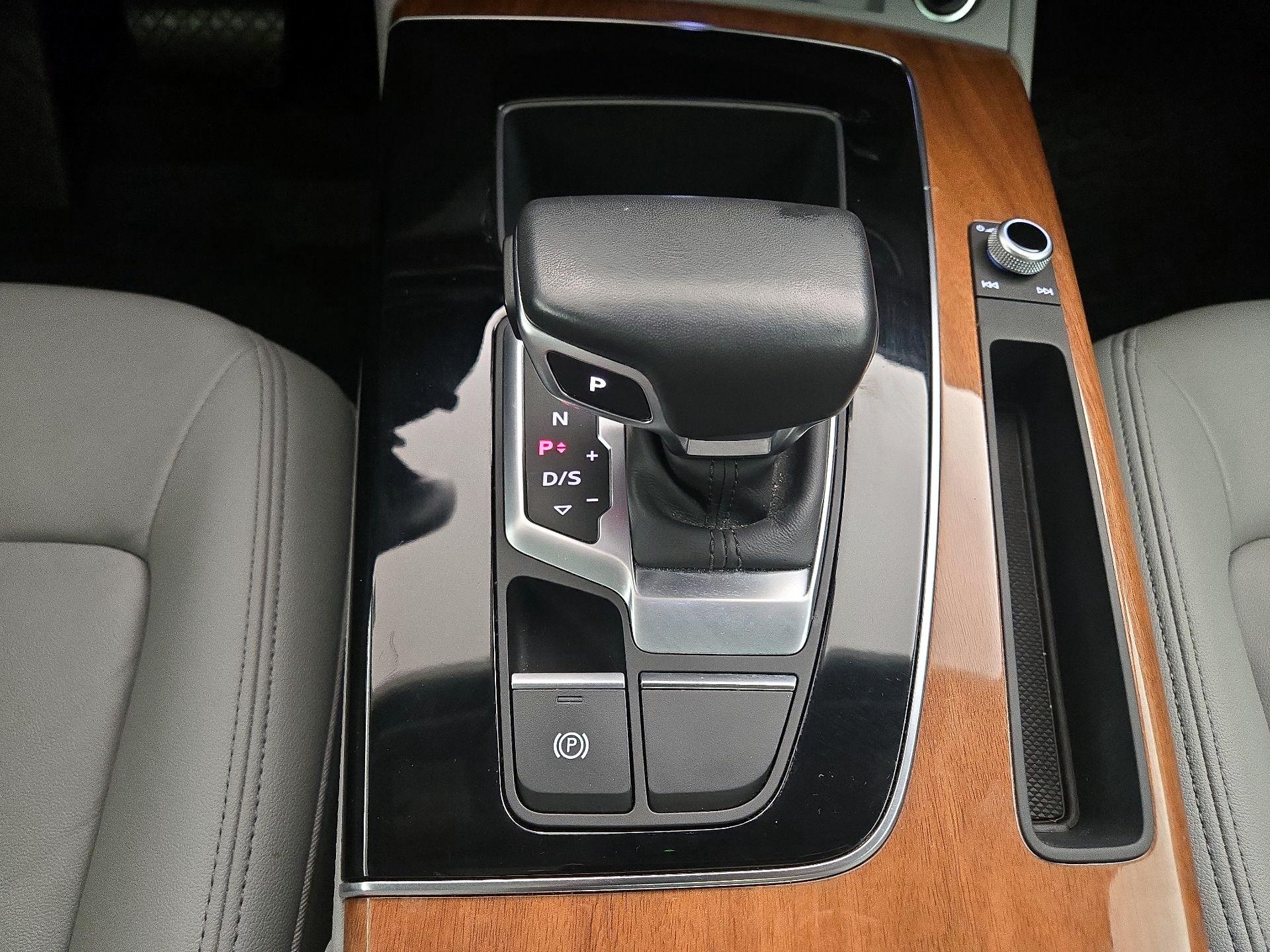 Thumbnail: 2022 Audi Q5 - 18