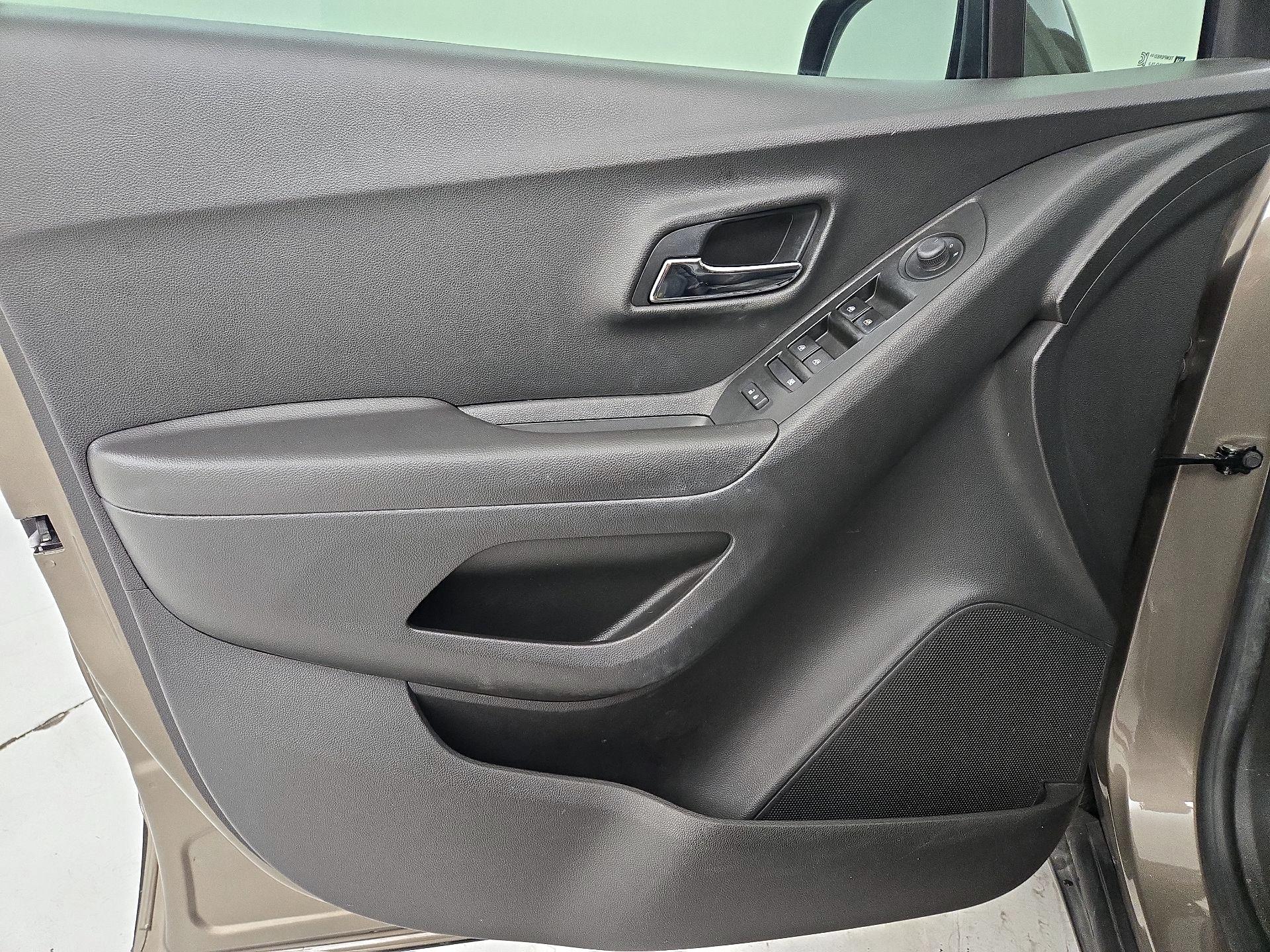 Thumbnail: 2020 Chevrolet Trax - 12