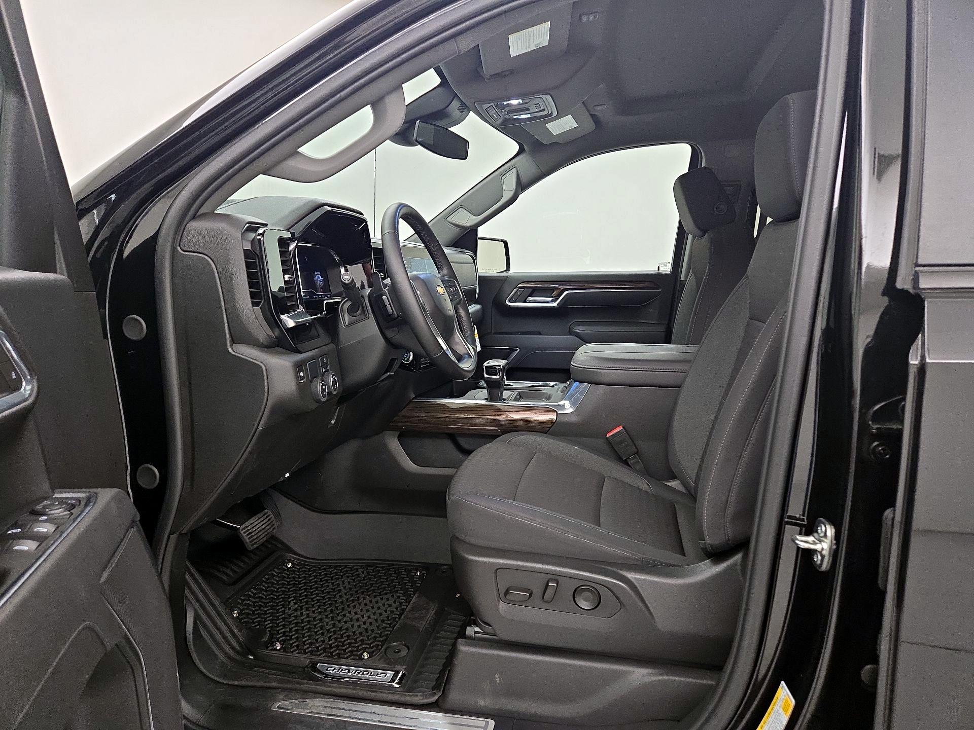 Thumbnail: 2025 Chevrolet Silverado 1500 - 11