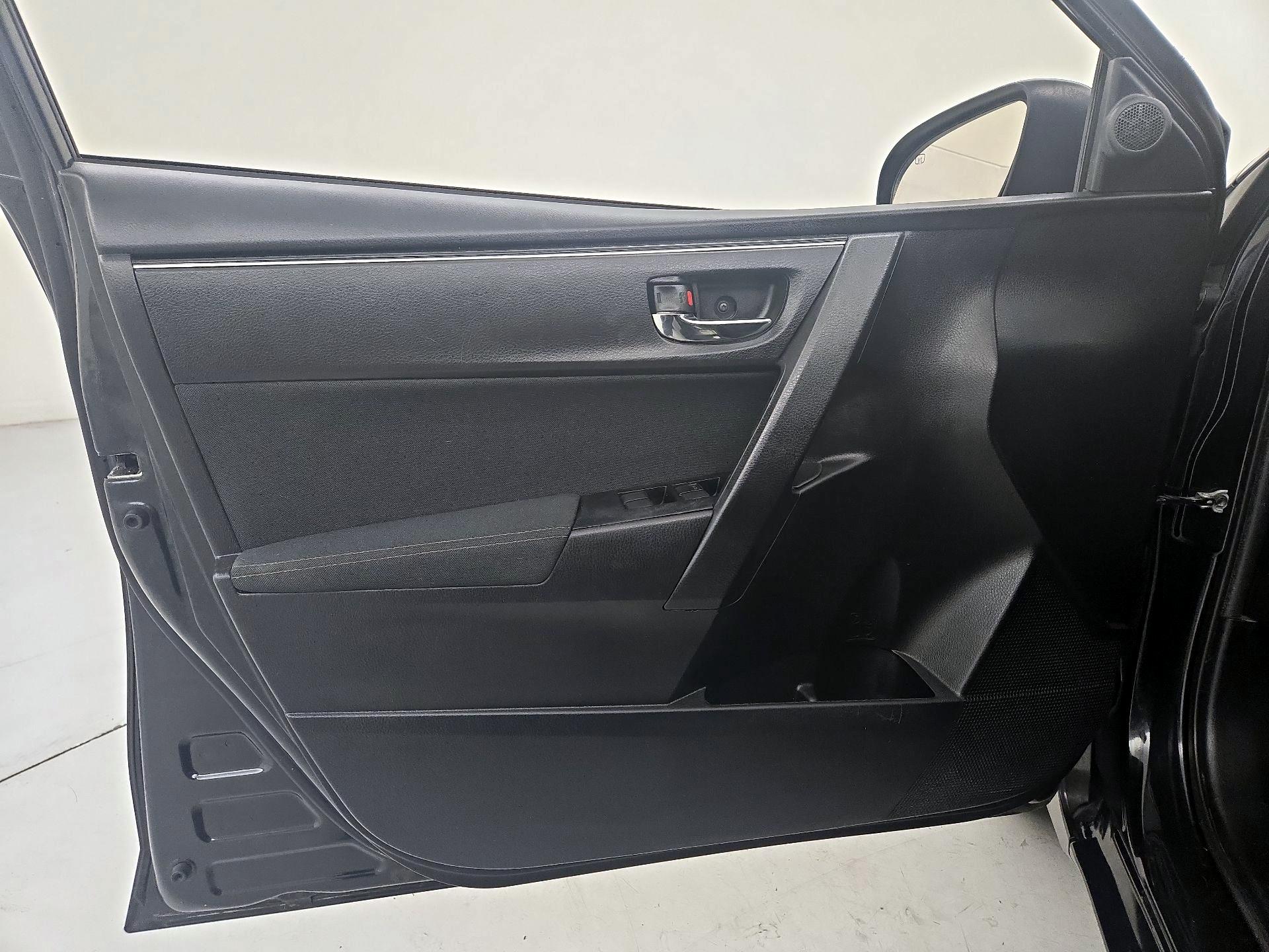 Thumbnail: 2017 Toyota Corolla - 12