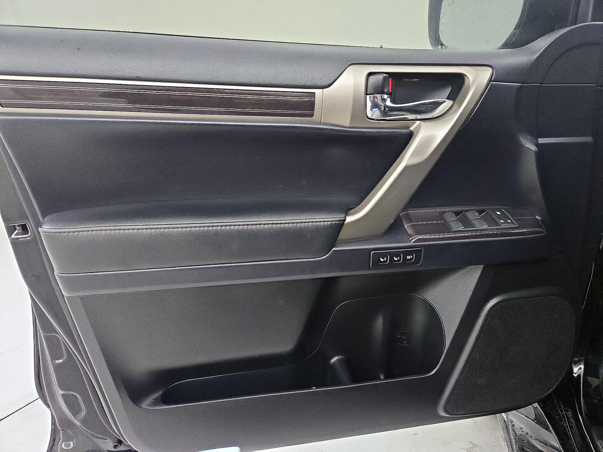 Thumbnail: 2021 Lexus GX - 12