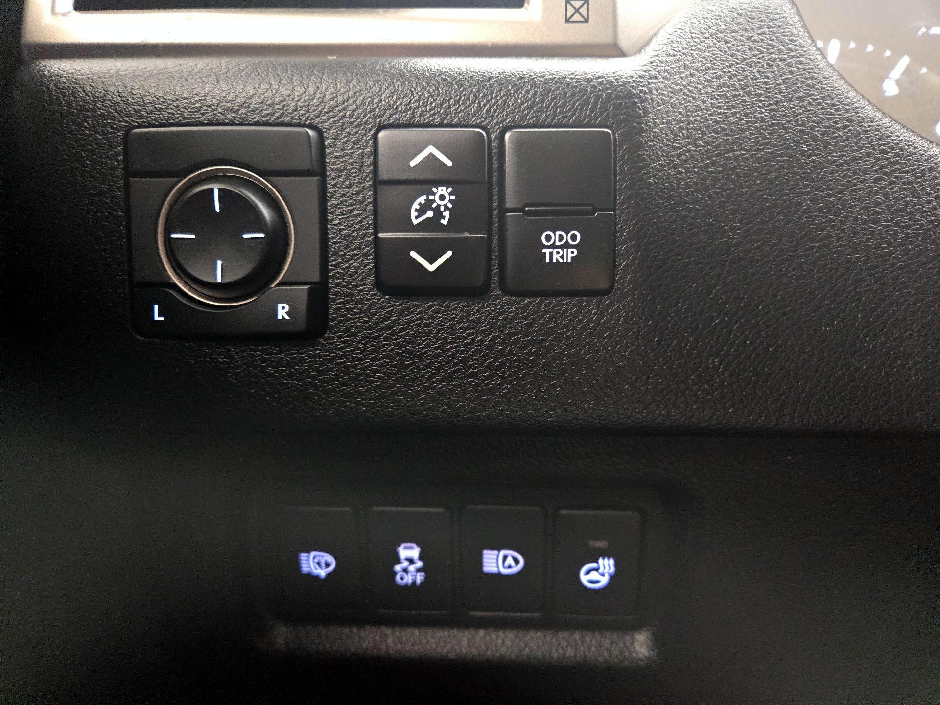 Thumbnail: 2021 Lexus GX - 13