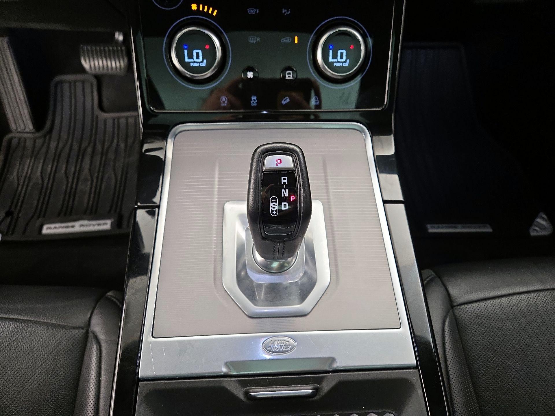 Thumbnail: 2020 Land Rover Range Rover Evoque - 18