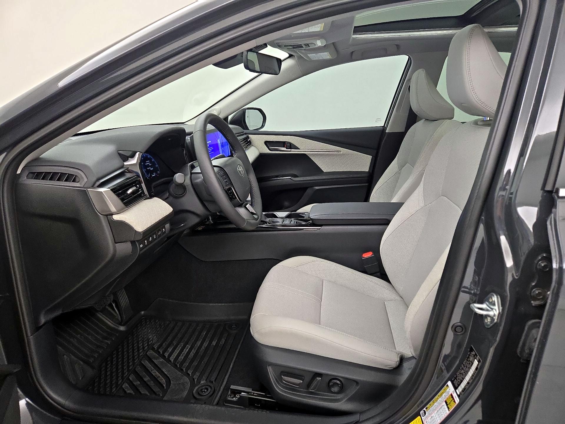 Thumbnail: 2025 Toyota Camry - 11