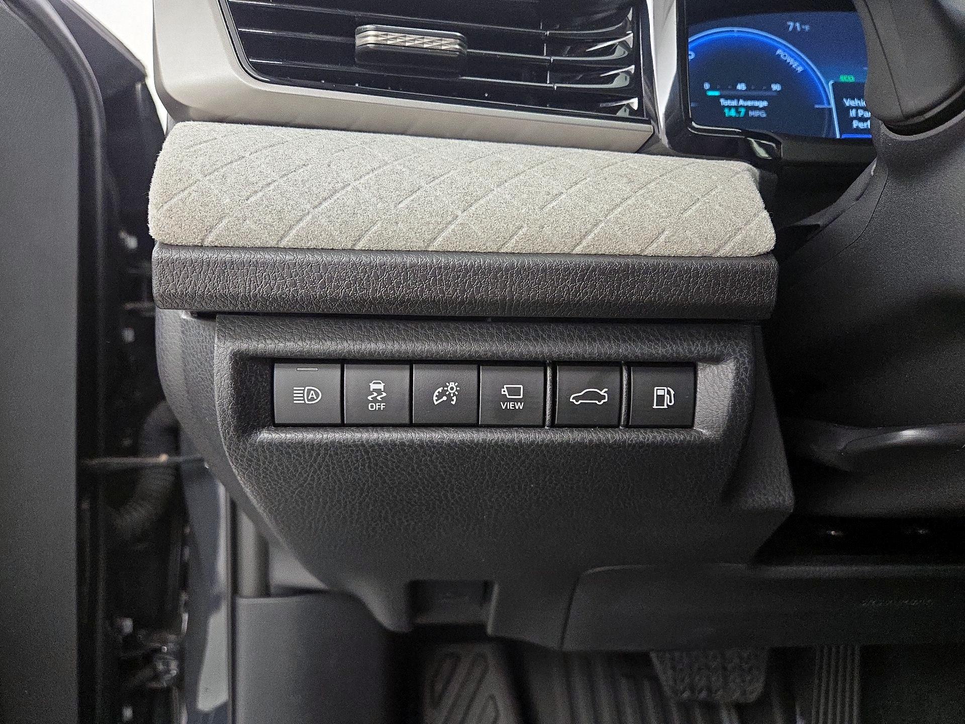 Thumbnail: 2025 Toyota Camry - 13