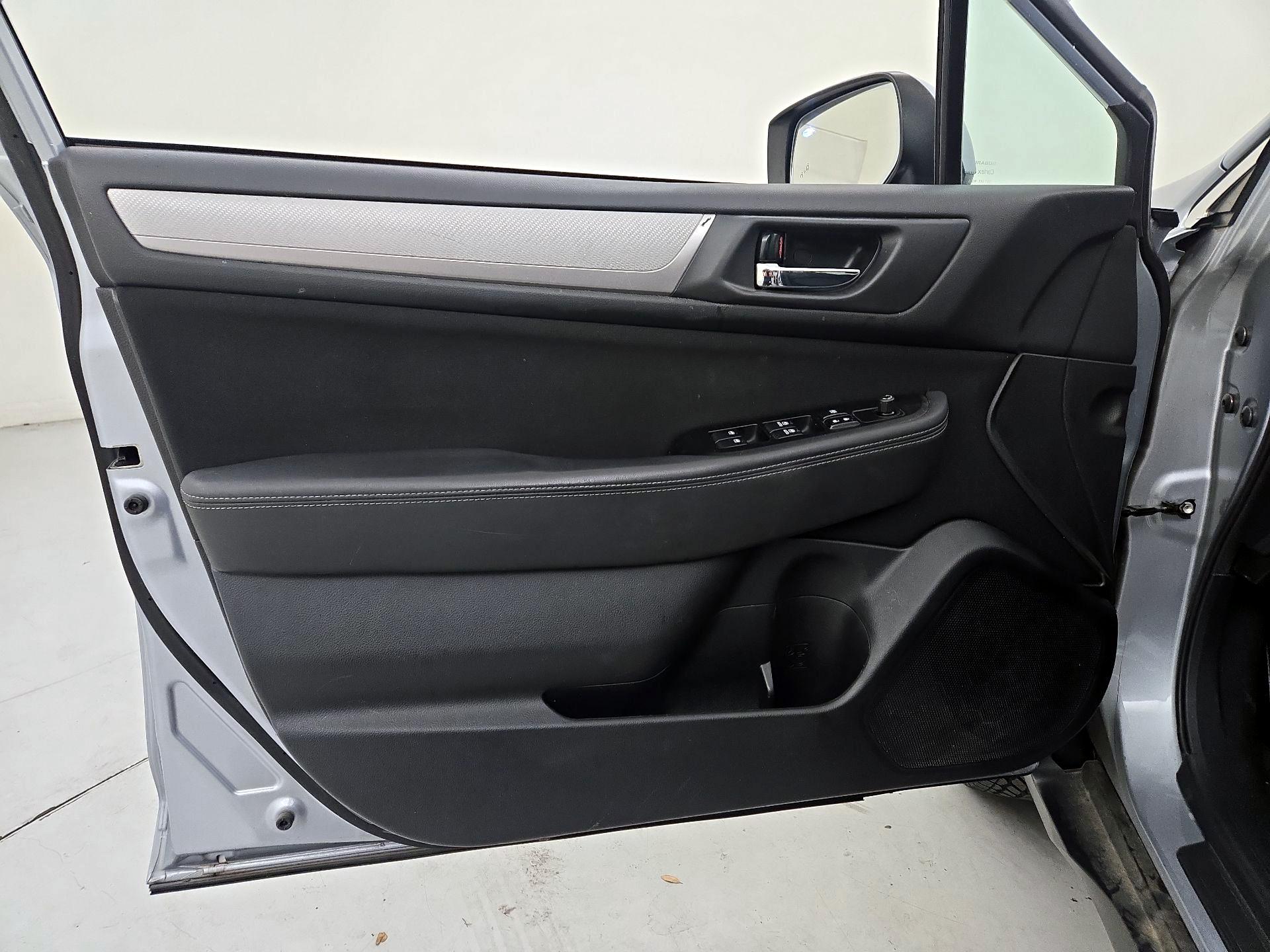 Thumbnail: 2015 Subaru Outback - 12