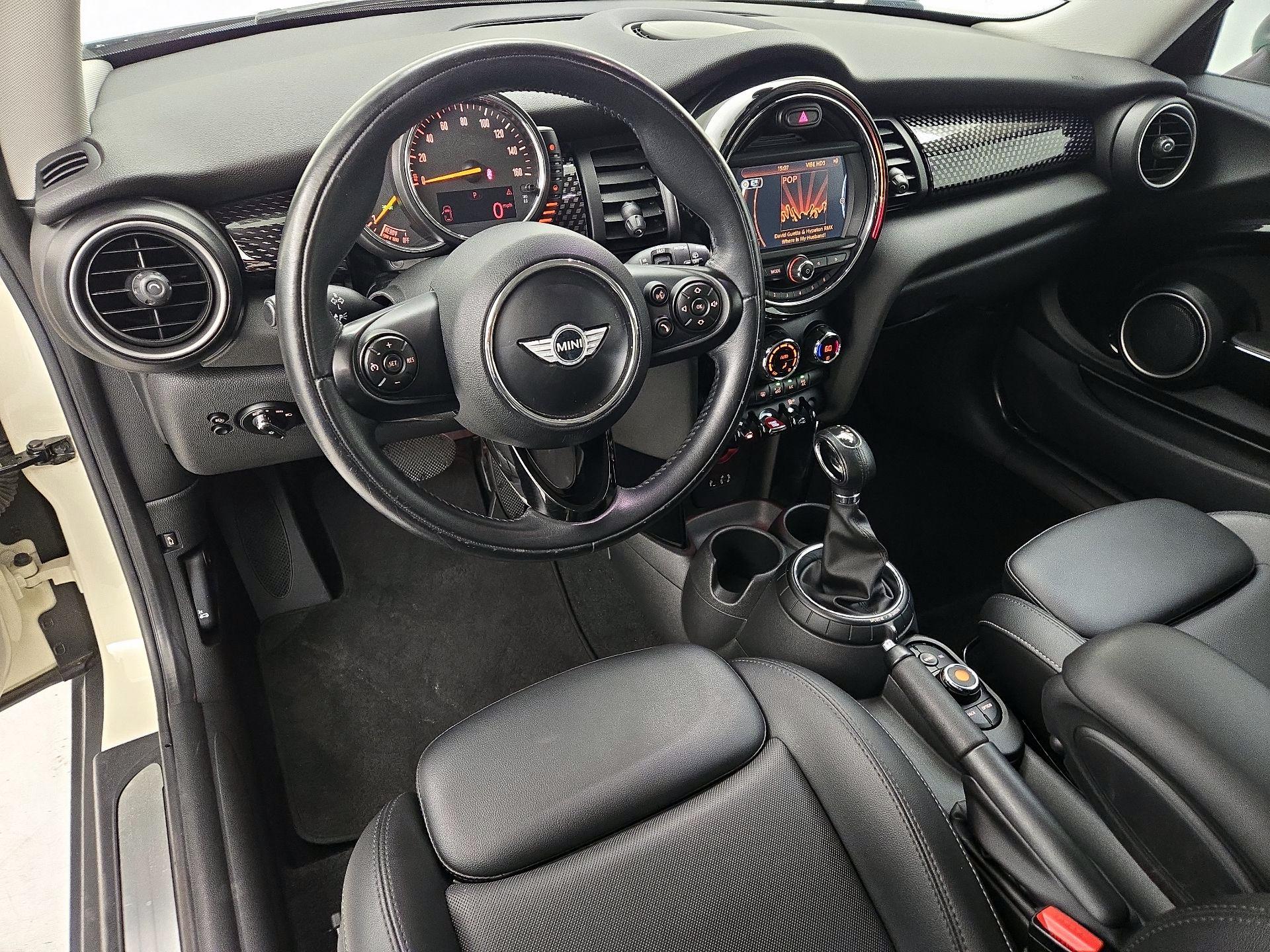 Thumbnail: 2015 MINI Cooper Hardtop - 9