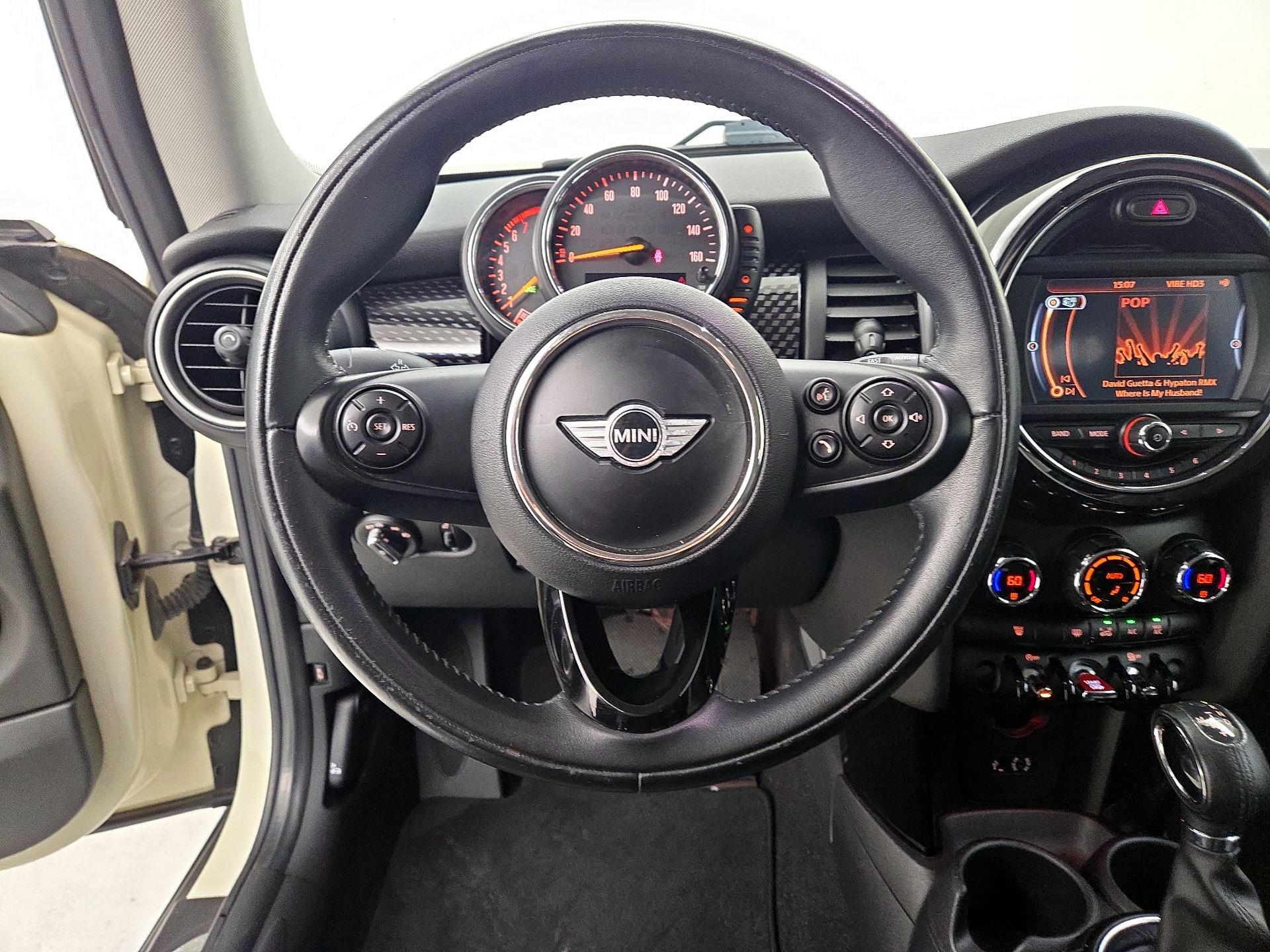 Thumbnail: 2015 MINI Cooper Hardtop - 10