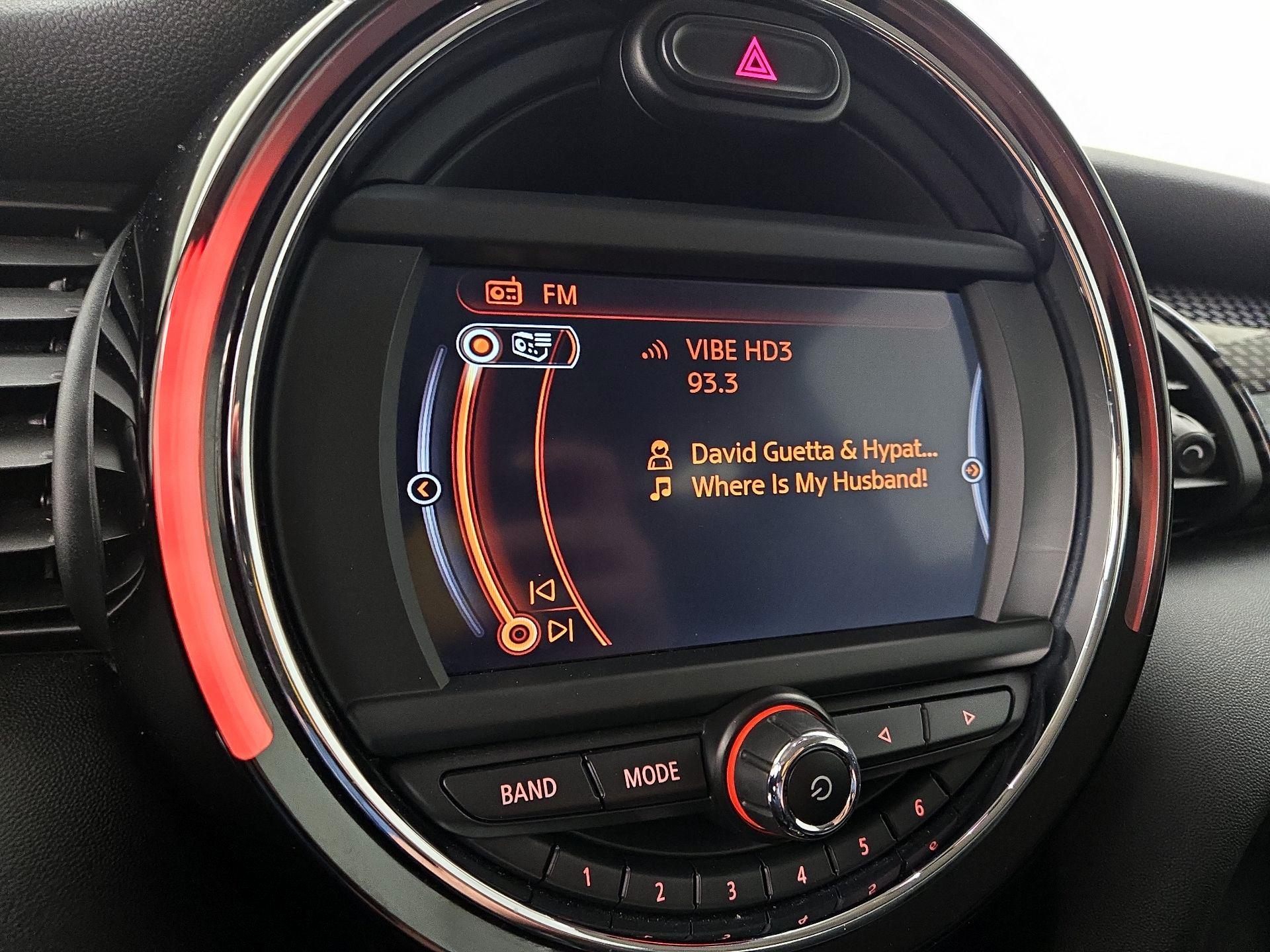 Thumbnail: 2015 MINI Cooper Hardtop - 14