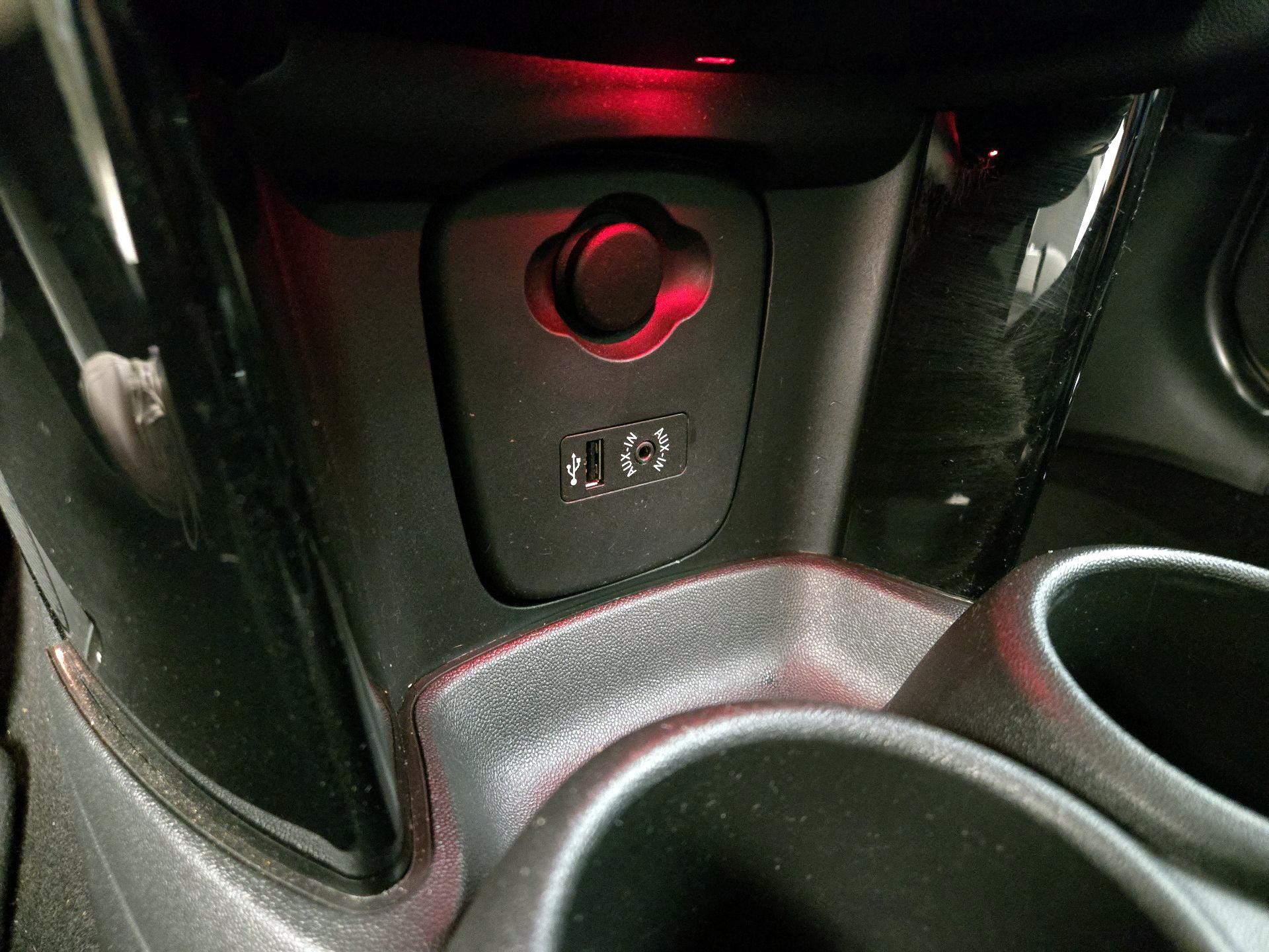 Thumbnail: 2015 MINI Cooper Hardtop - 17