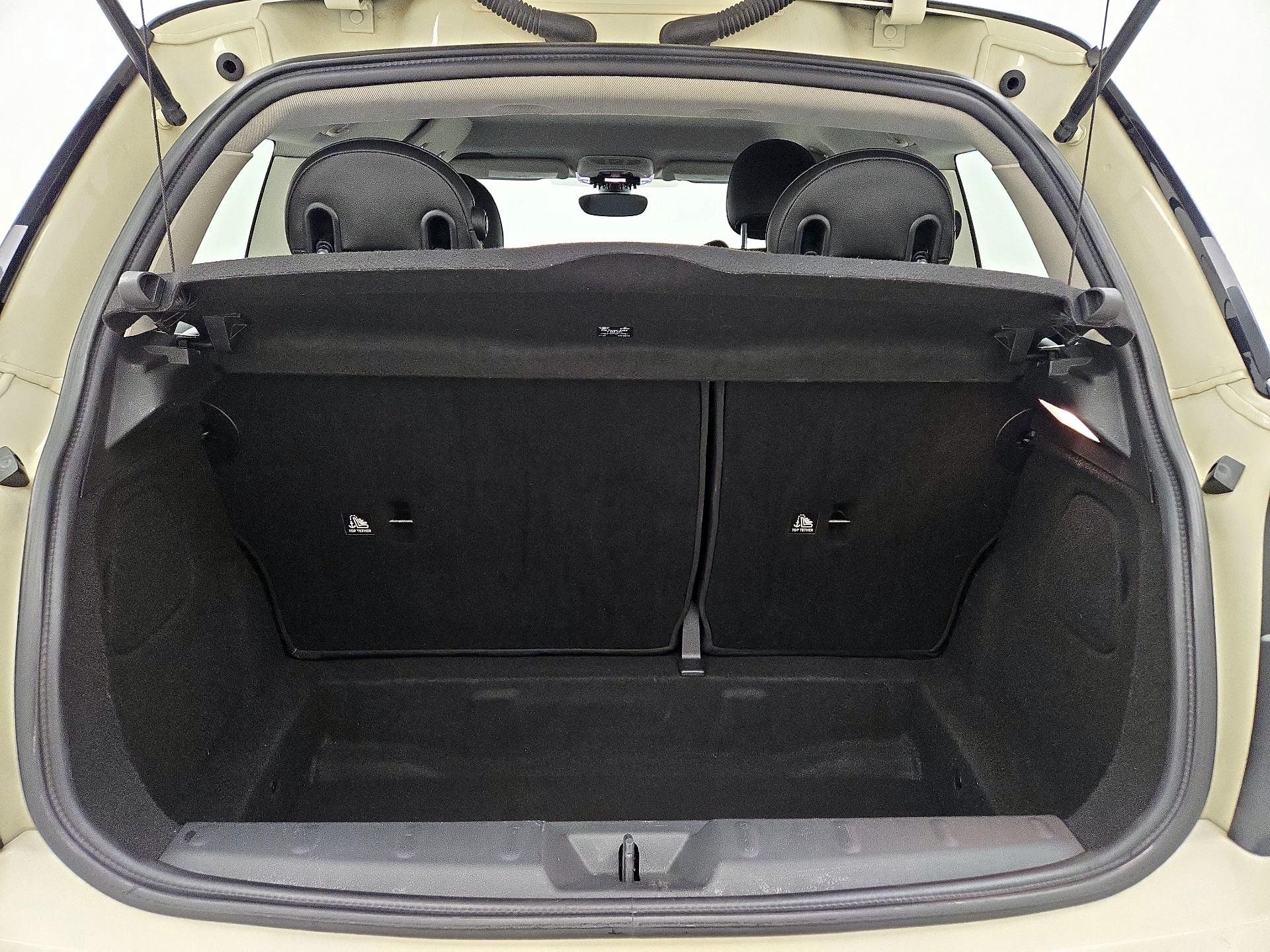 Thumbnail: 2015 MINI Cooper Hardtop - 19