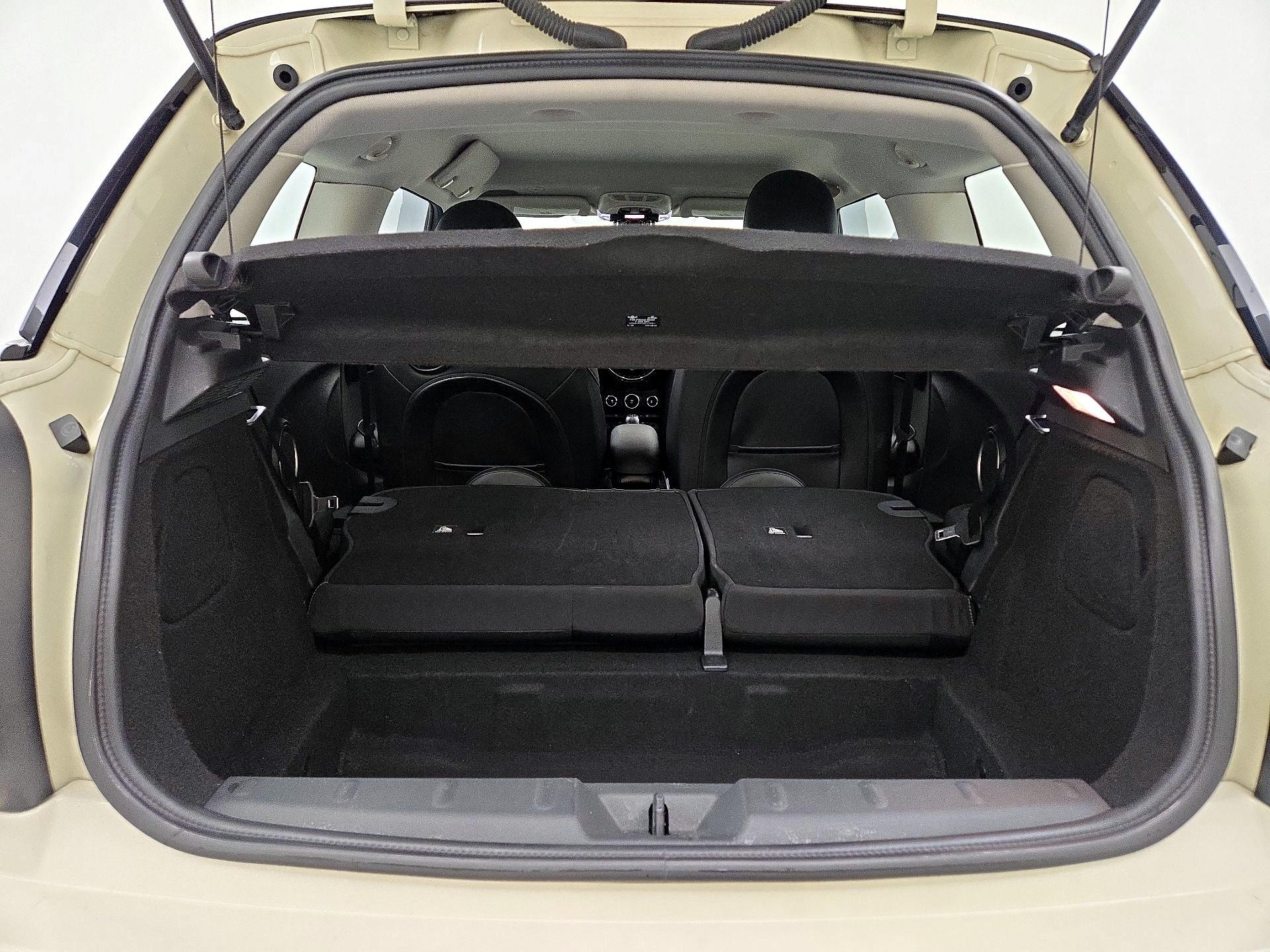 Thumbnail: 2015 MINI Cooper Hardtop - 20