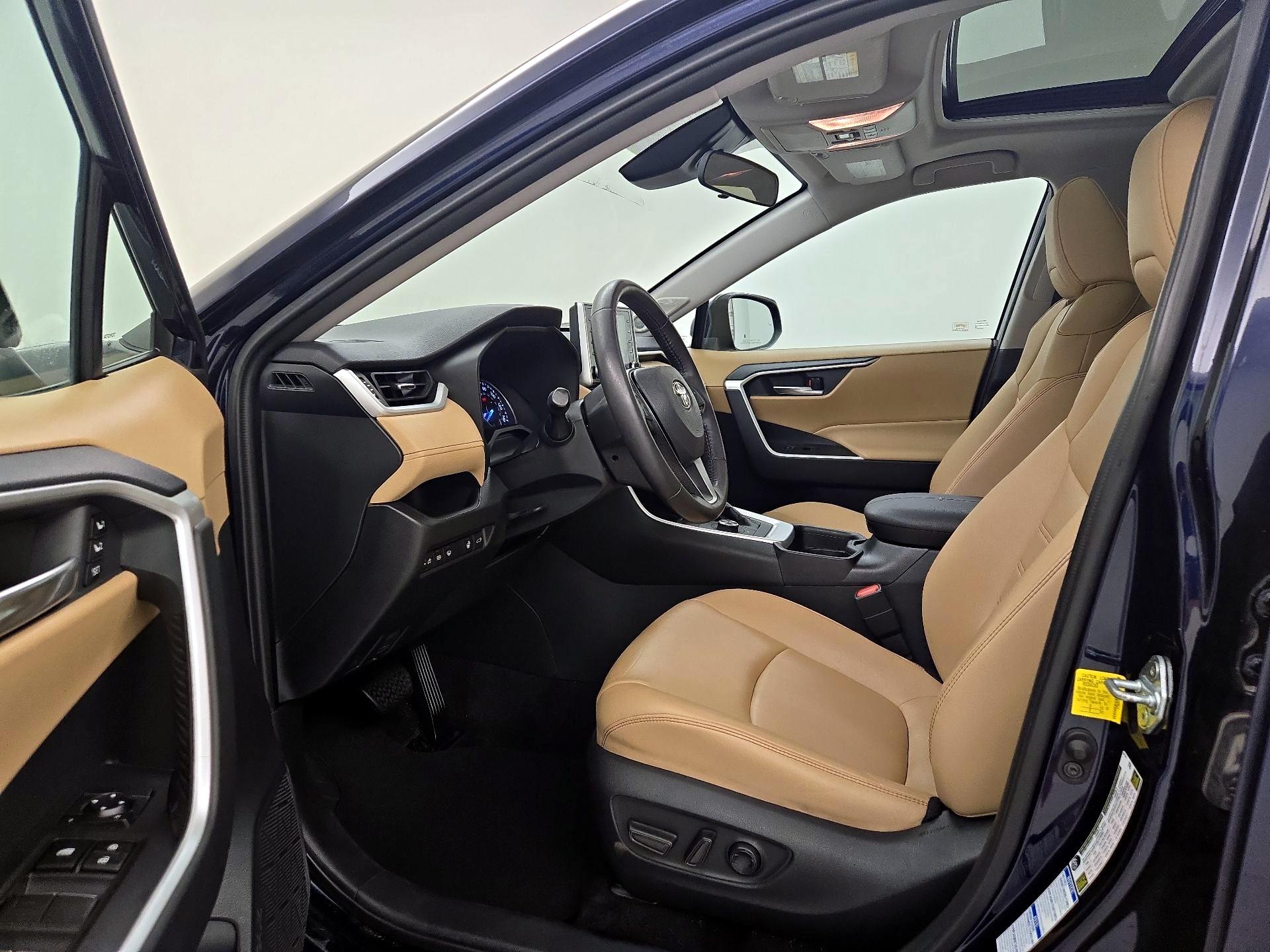 Thumbnail: 2021 Toyota RAV4 - 11