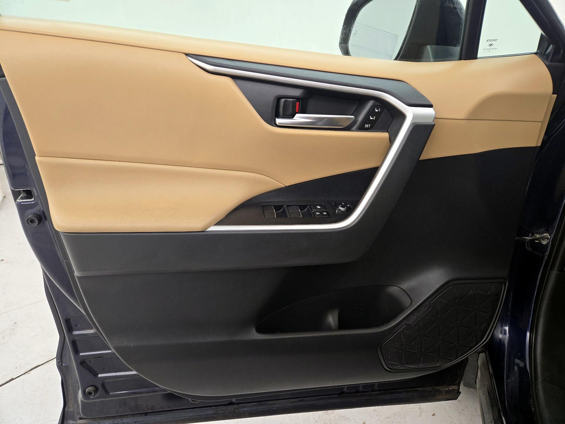 Thumbnail: 2021 Toyota RAV4 - 12