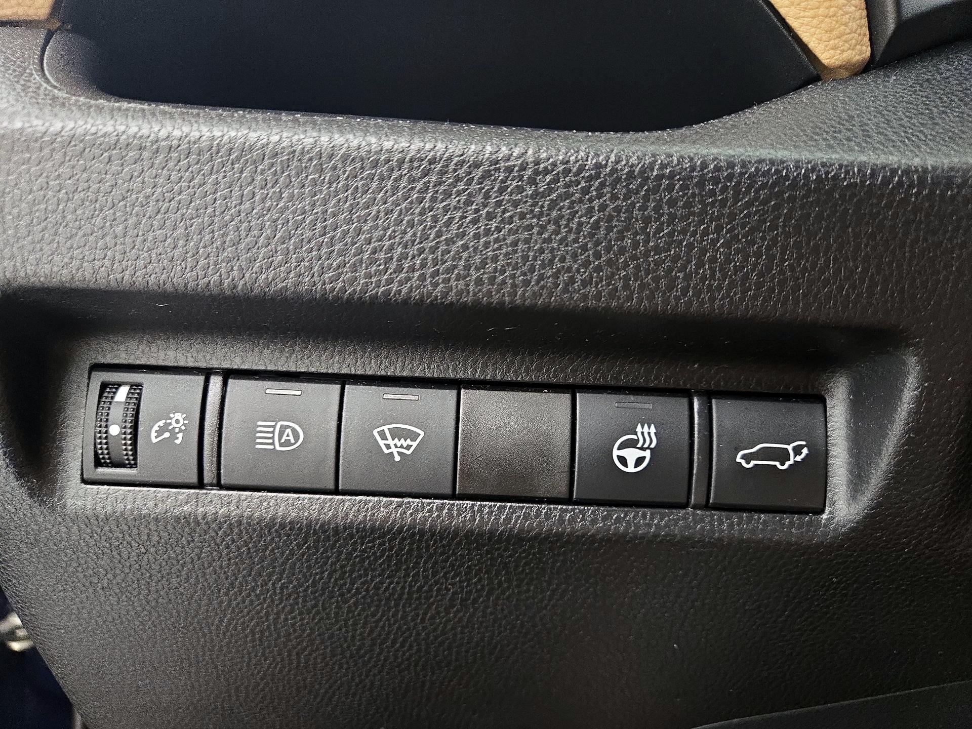 Thumbnail: 2021 Toyota RAV4 - 13