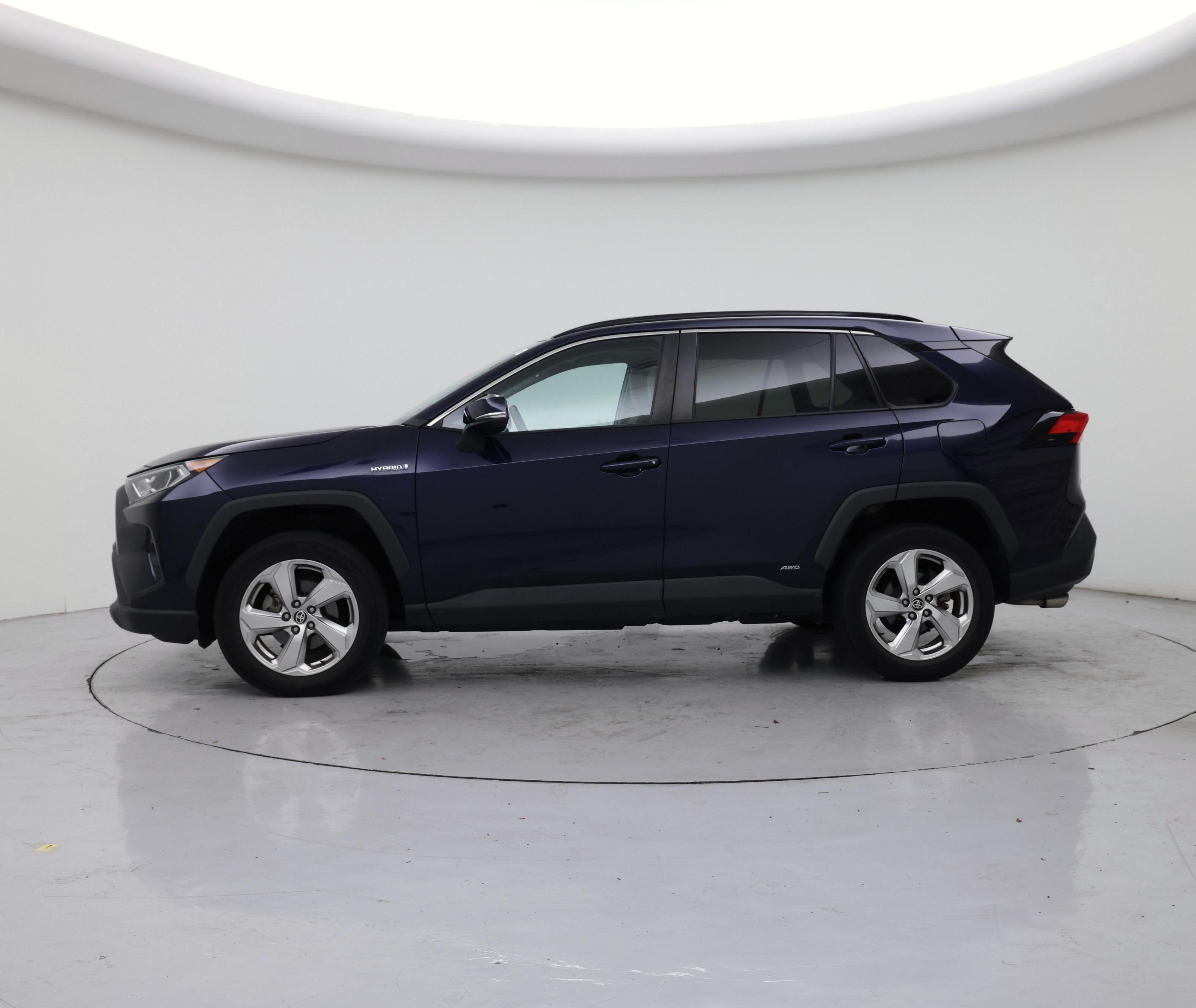 Thumbnail: 2021 Toyota RAV4 - 3