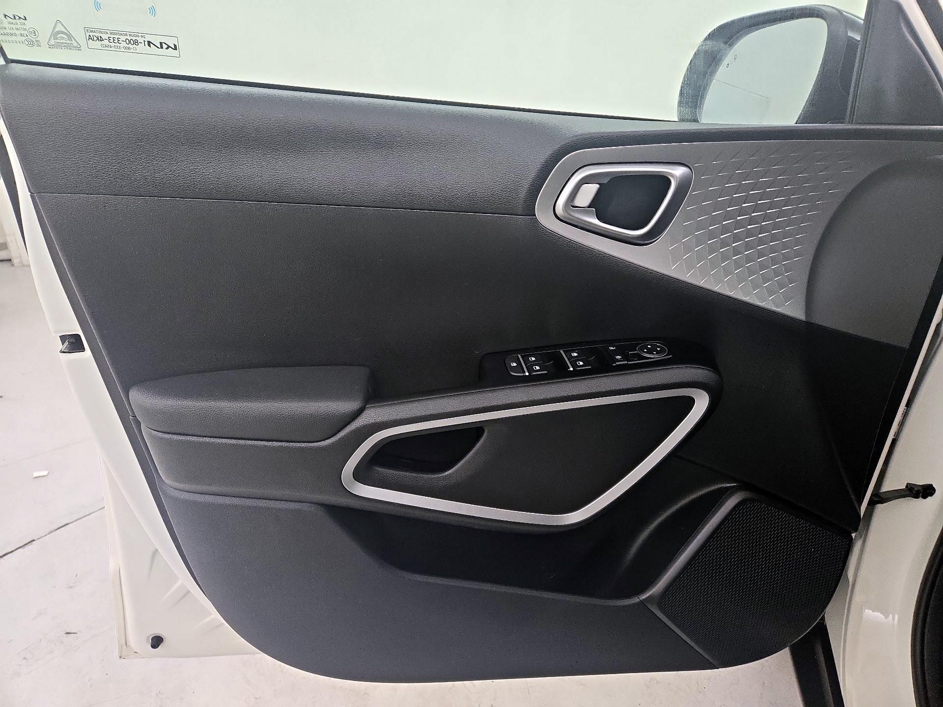 Thumbnail: 2023 Kia Soul - 12