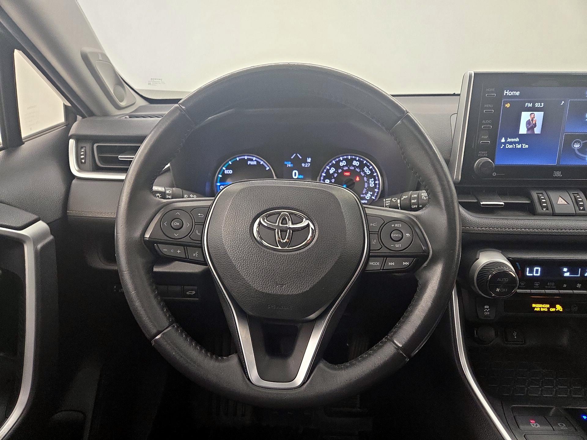 Thumbnail: 2021 Toyota RAV4 - 10